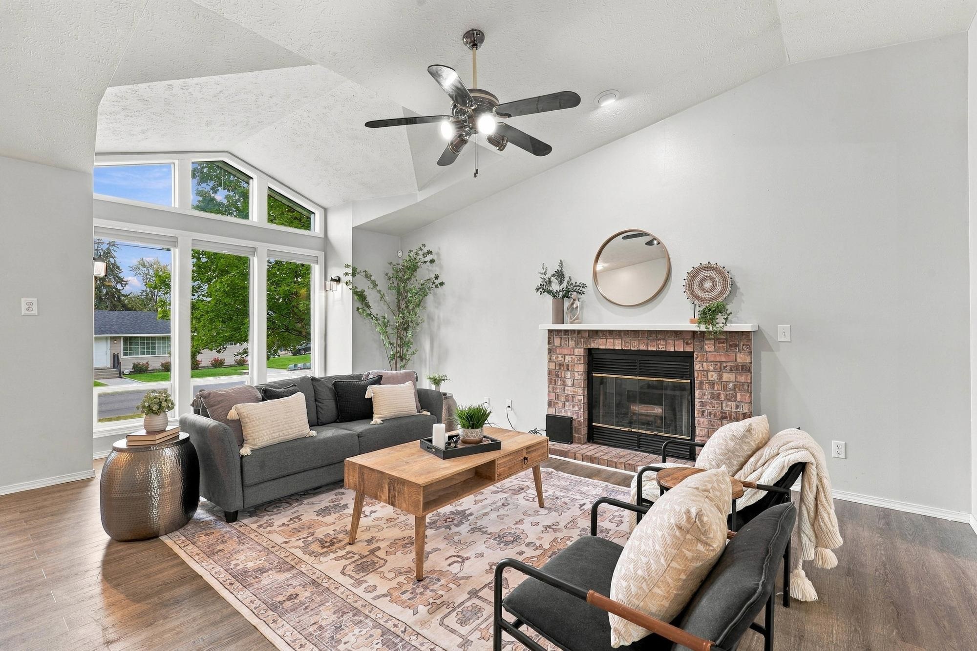 13216 E 12th Ave - Photo 4