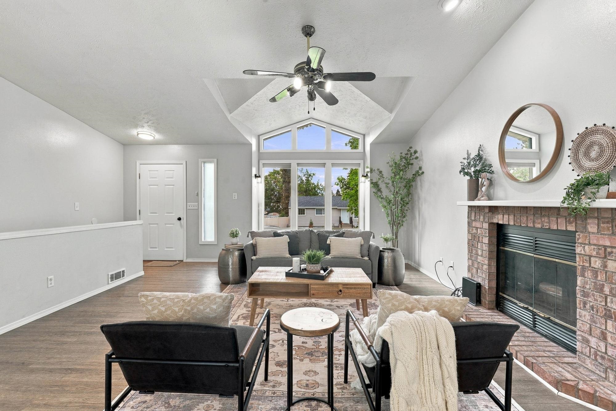 13216 E 12th Ave - Photo 5