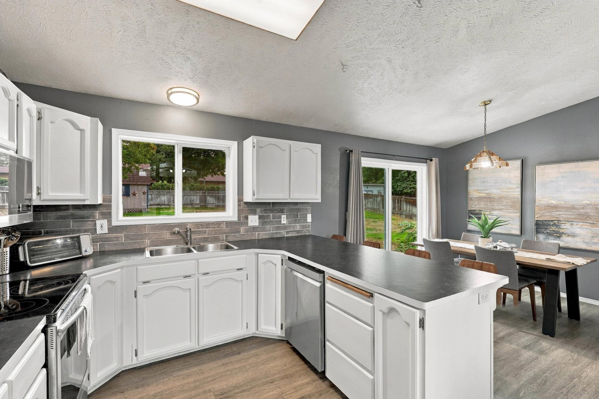 13216 E 12th Ave - Photo 10