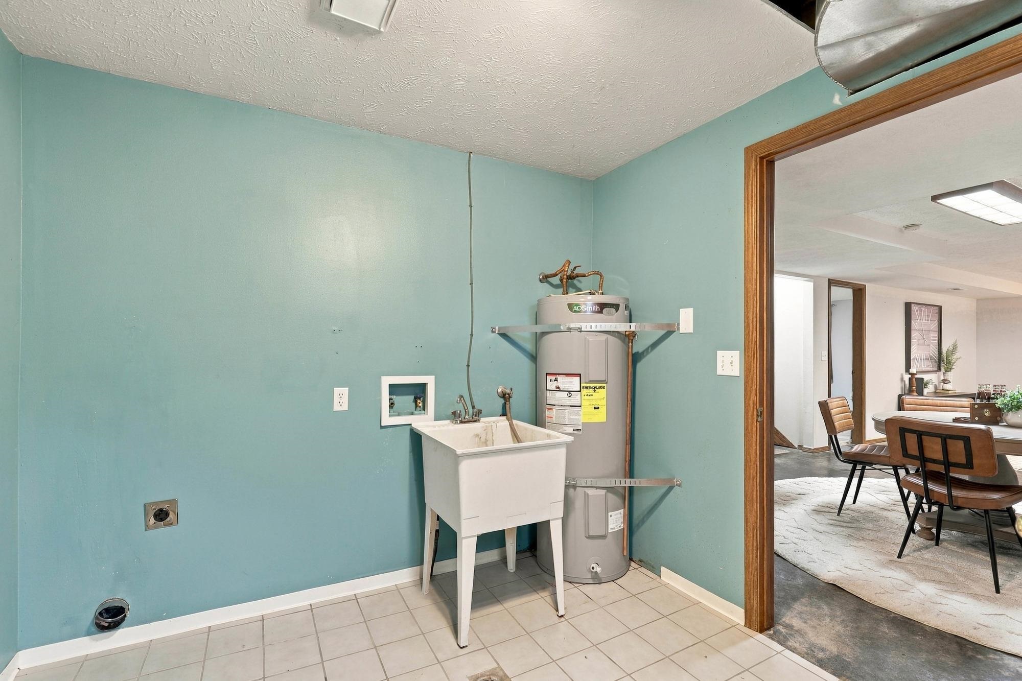 13216 E 12th Ave - Photo 28