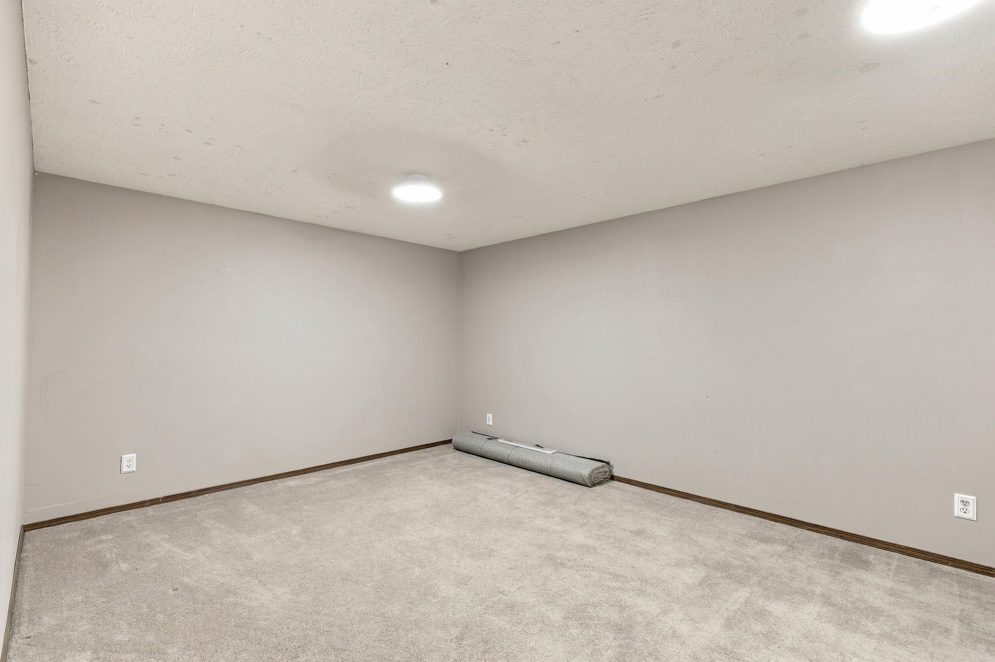 13216 E 12th Ave - Photo 29