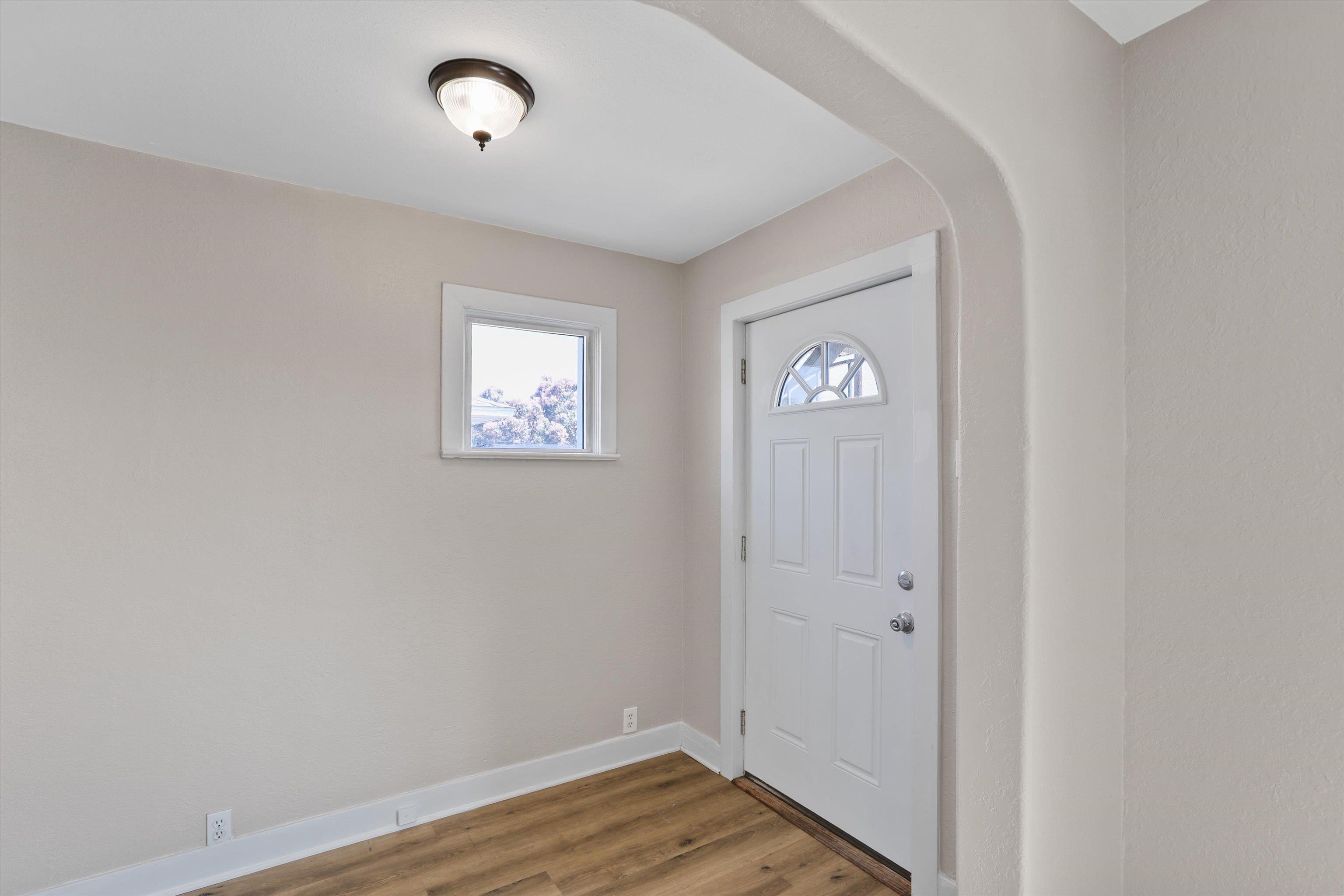407 E Dalton Ave - Photo 2