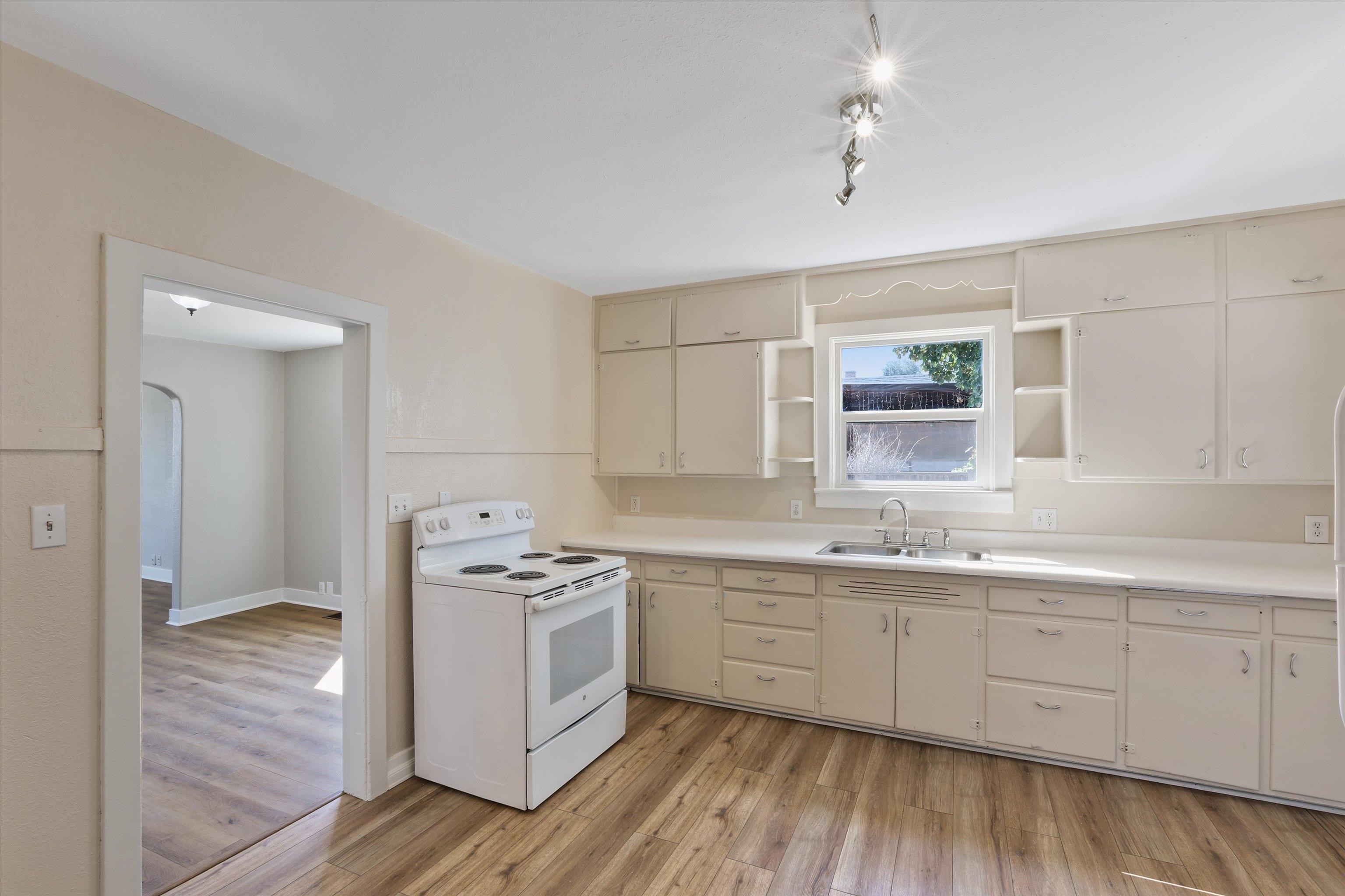 407 E Dalton Ave - Photo 9