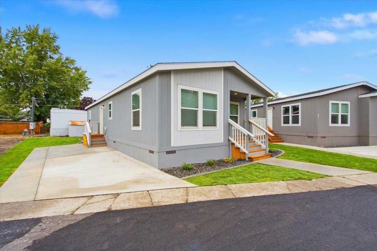 11920 E Mansfield Ave - Photo 3
