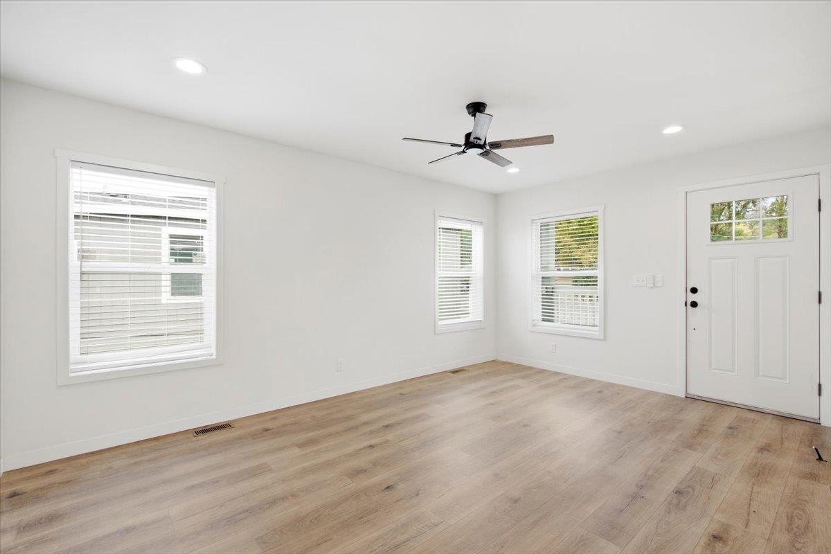 11920 E Mansfield Ave - Photo 7