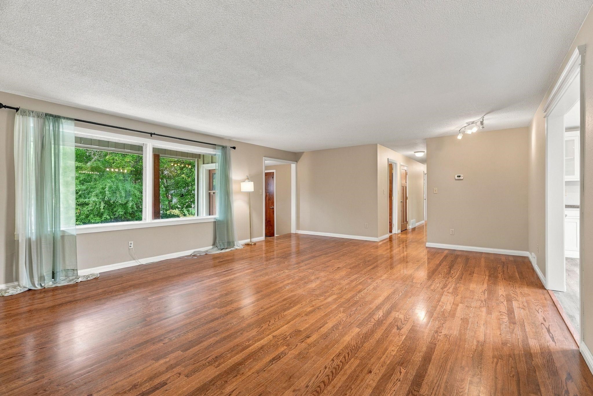 307 W Graves Rd - Photo 4
