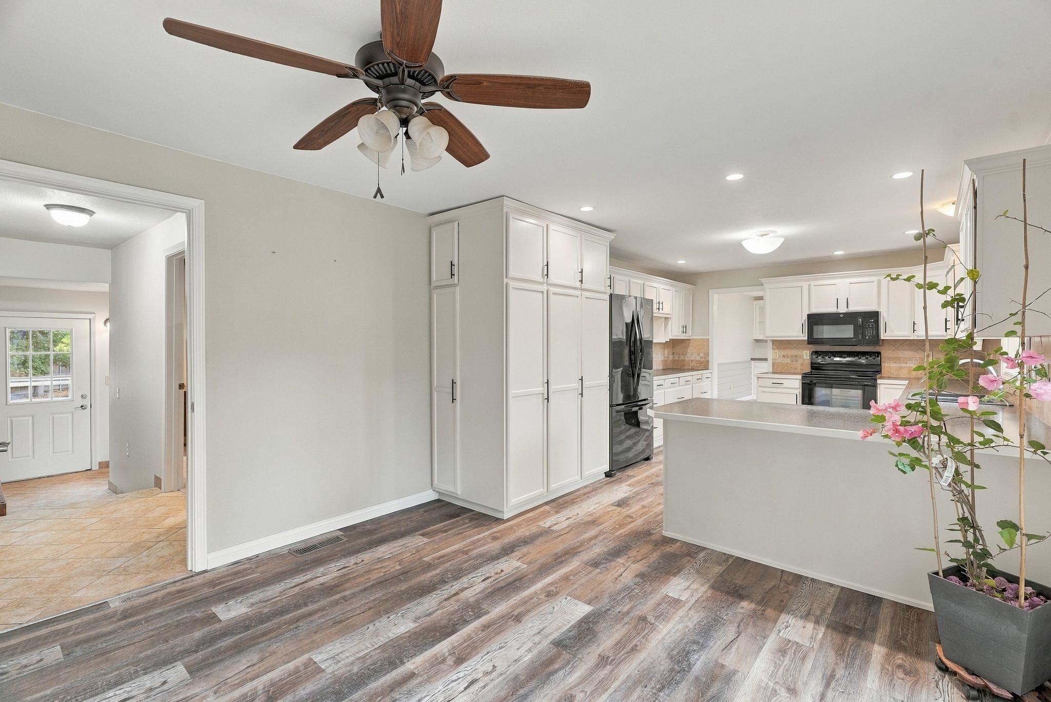 307 W Graves Rd - Photo 11