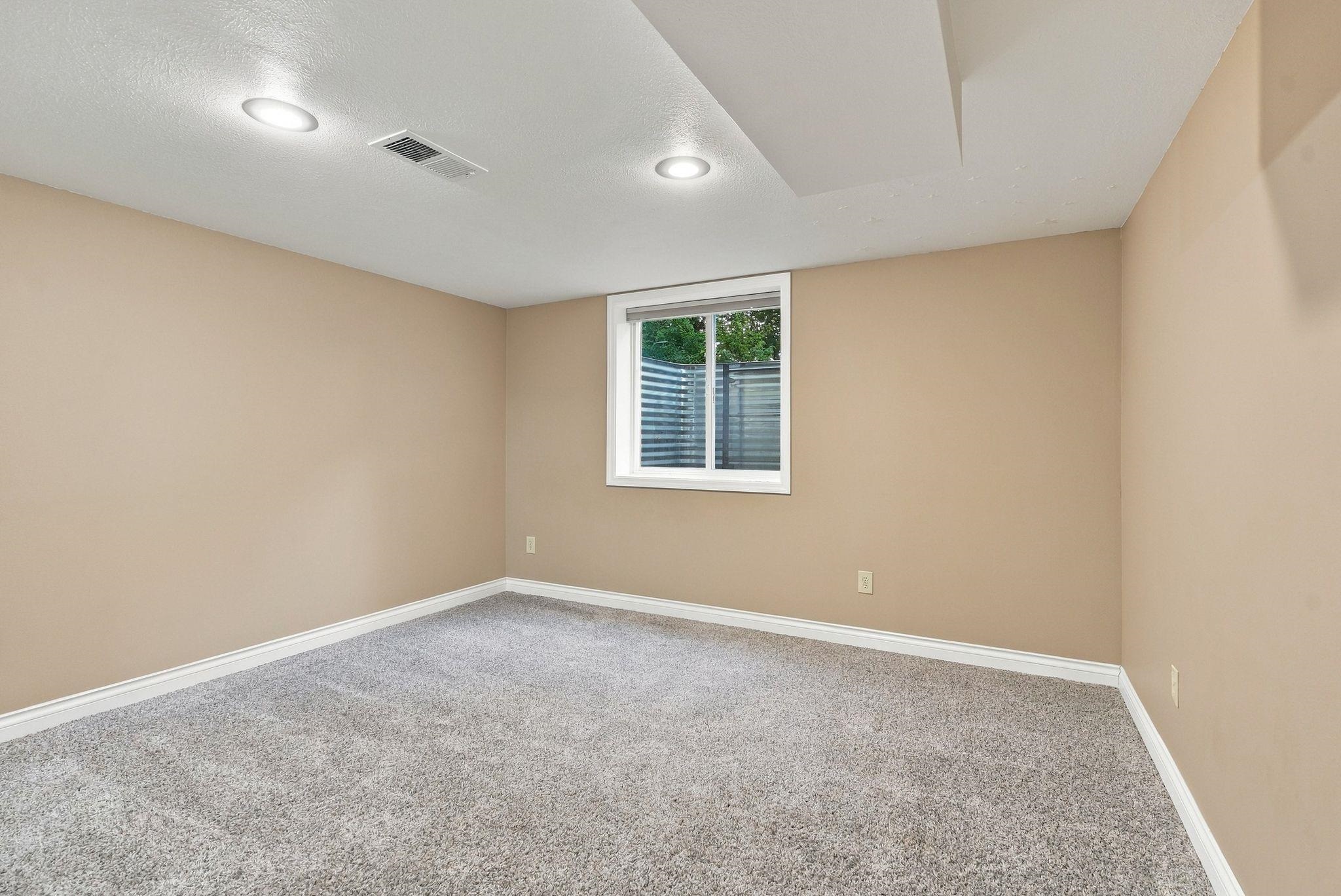 307 W Graves Rd - Photo 40