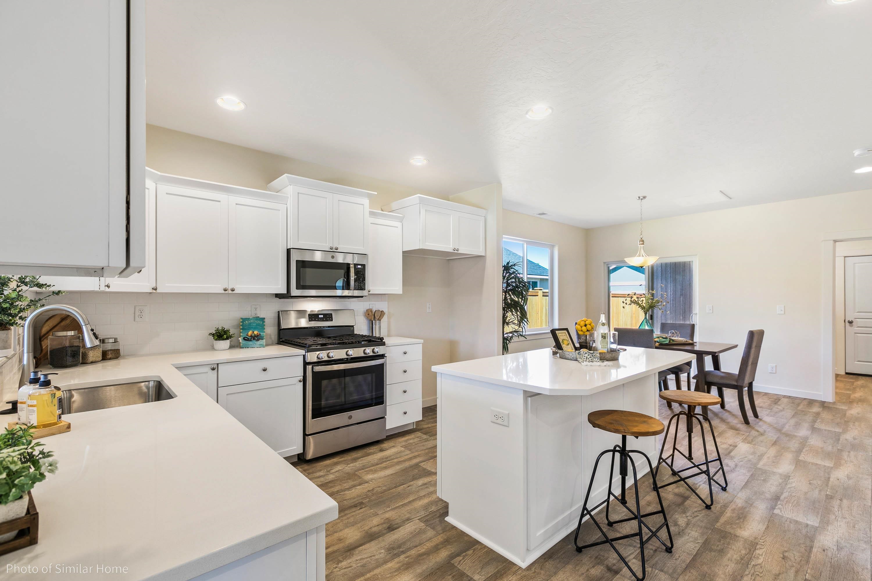 8709 N Hemlock St - Photo 3