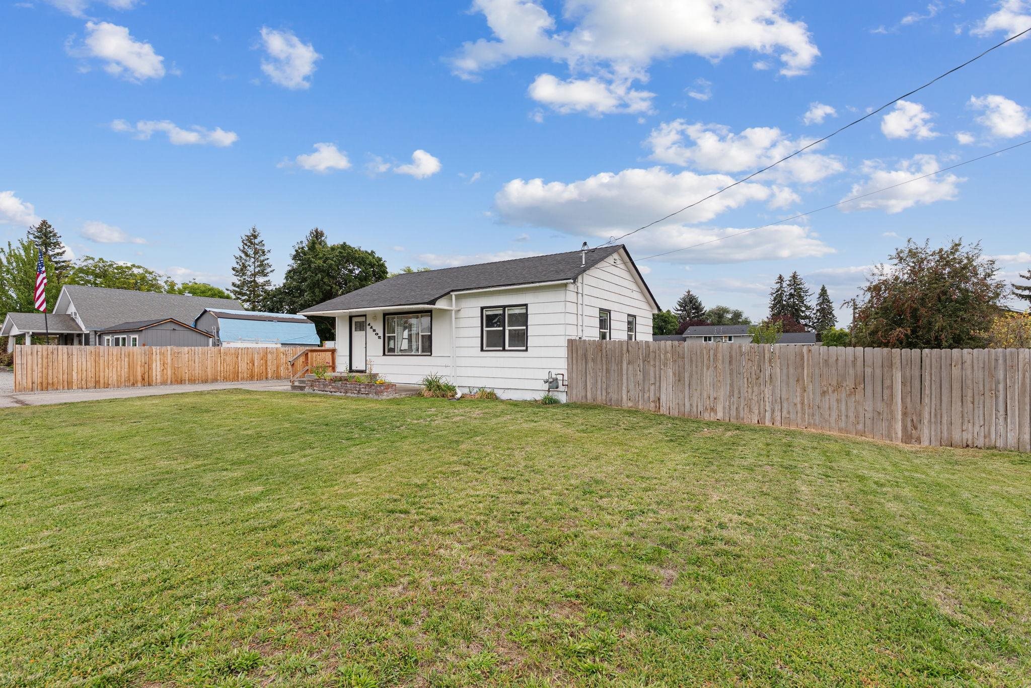 11202 E Broadway Ave - Photo 3