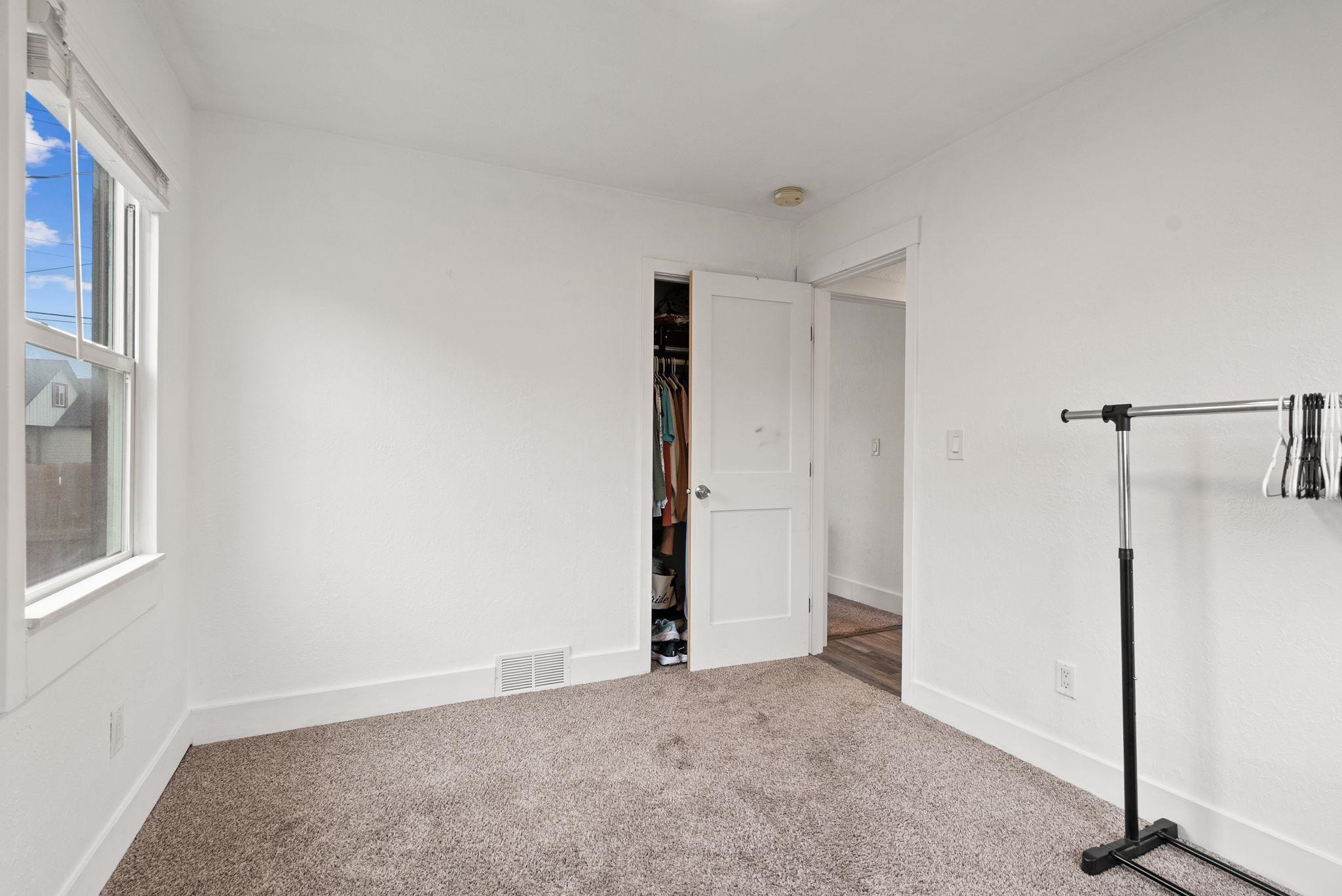 11202 E Broadway Ave - Photo 17