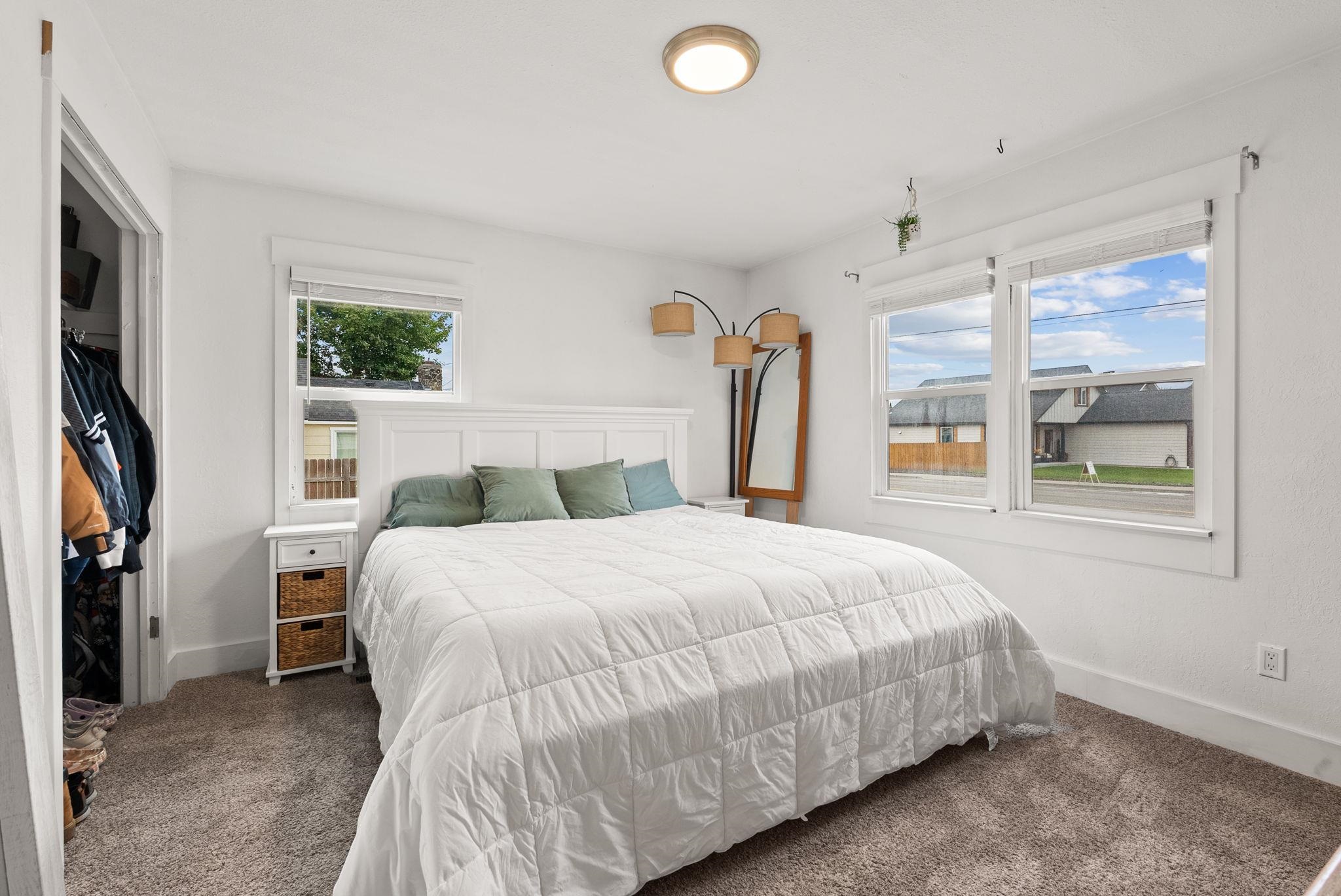 11202 E Broadway Ave - Photo 18