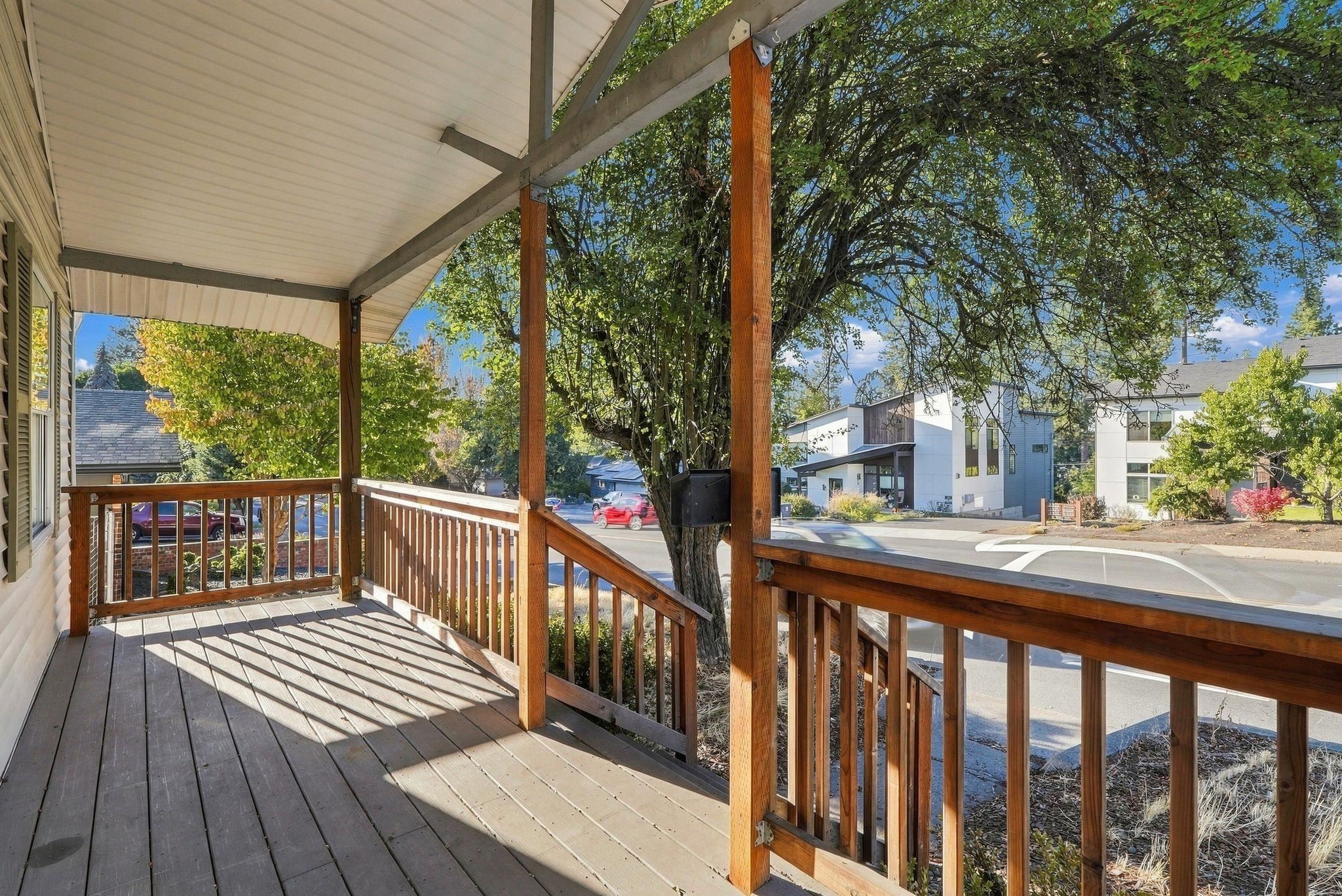 1332 E 29th Ave - Photo 3