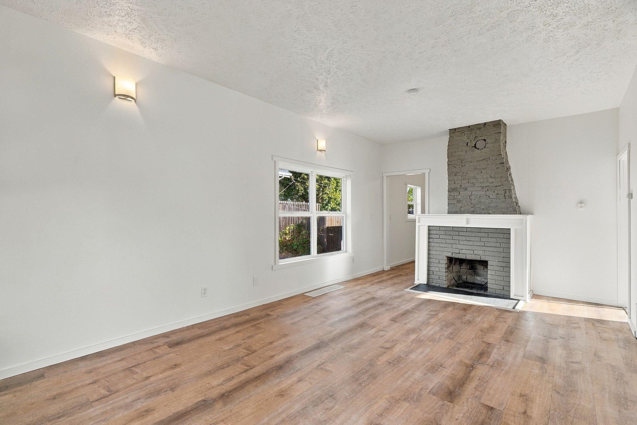 1332 E 29th Ave - Photo 5