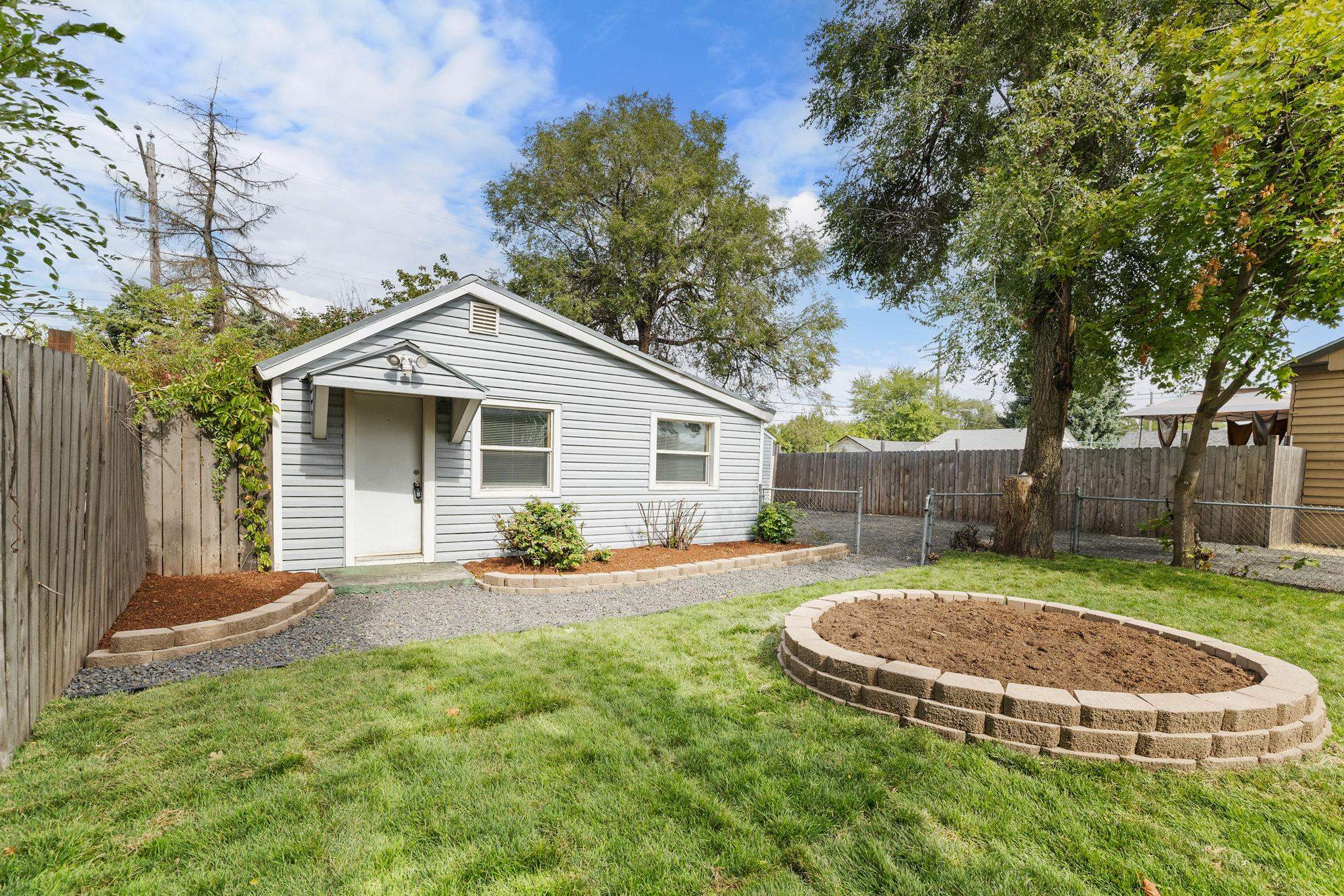 4513 E 3rd Ave - Photo 1