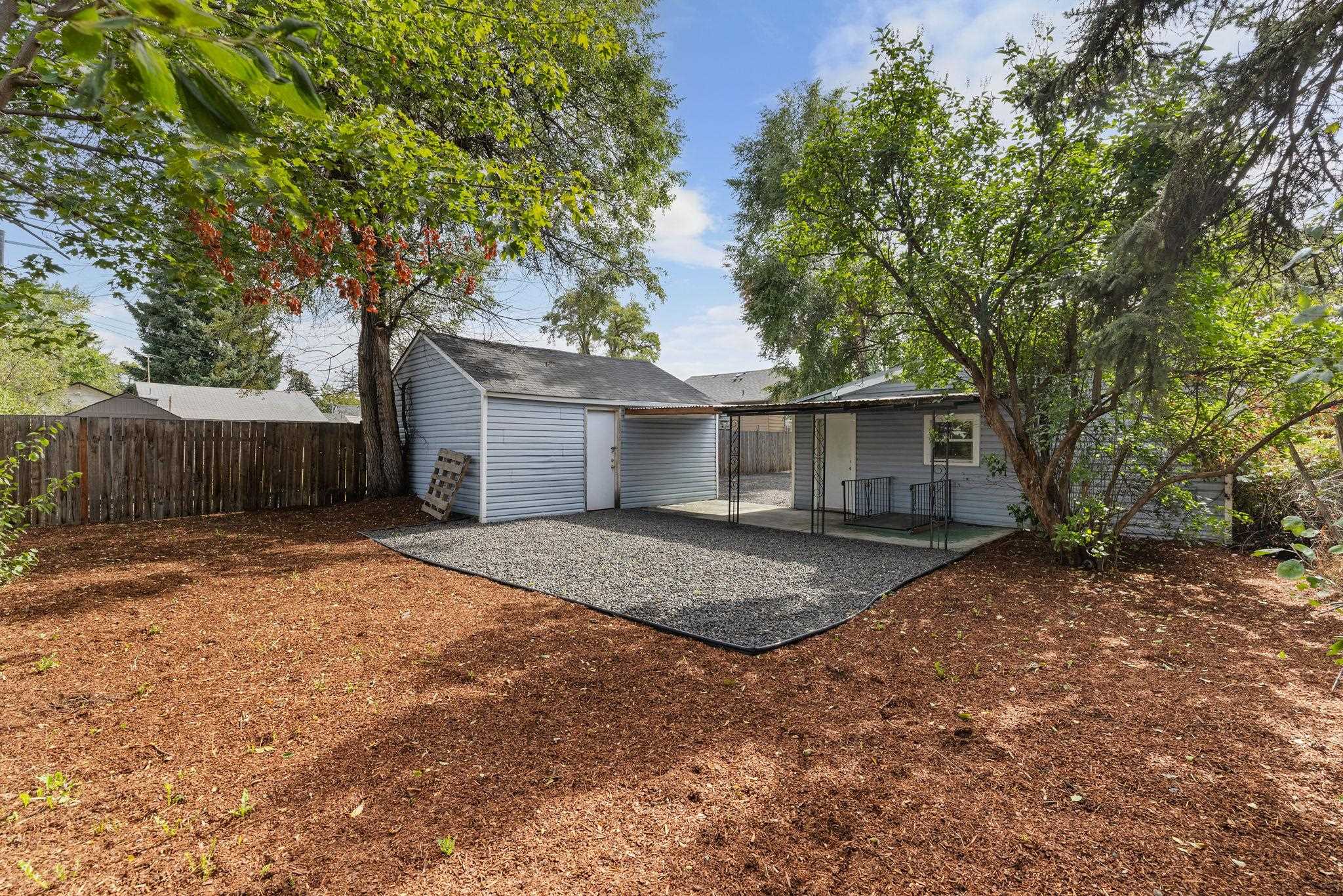 4513 E 3rd Ave - Photo 2