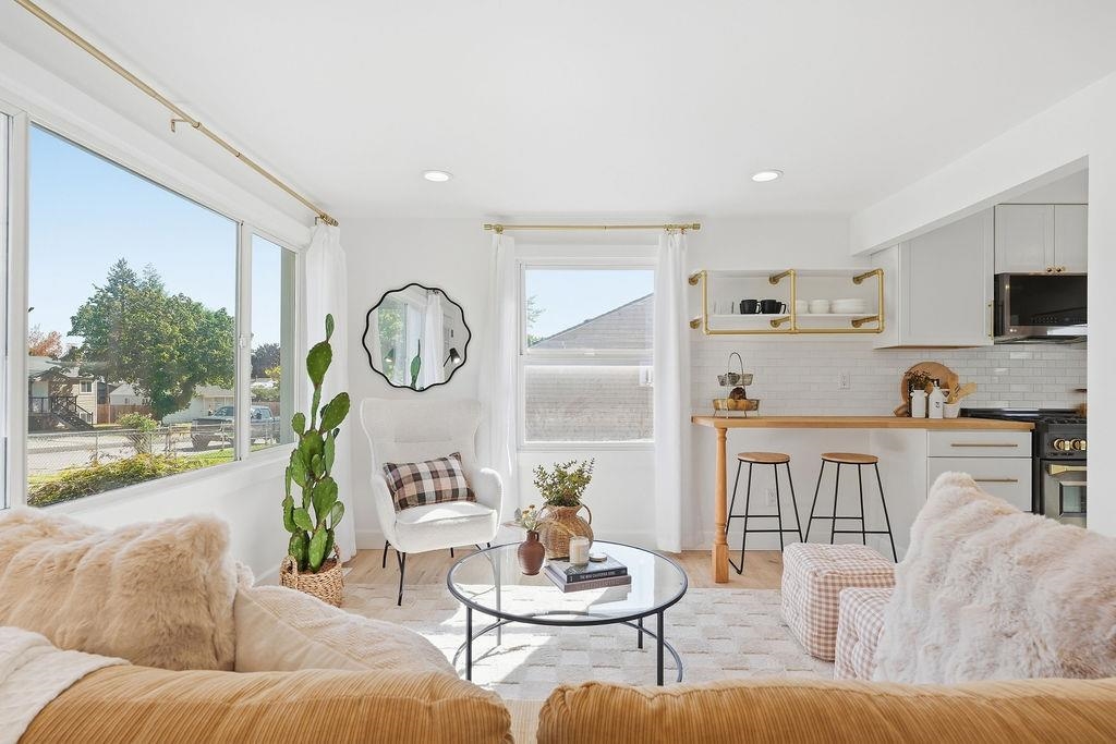 5629 N Milton St - Photo 4