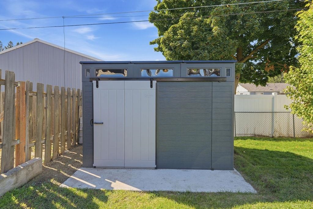 5629 N Milton St - Photo 34