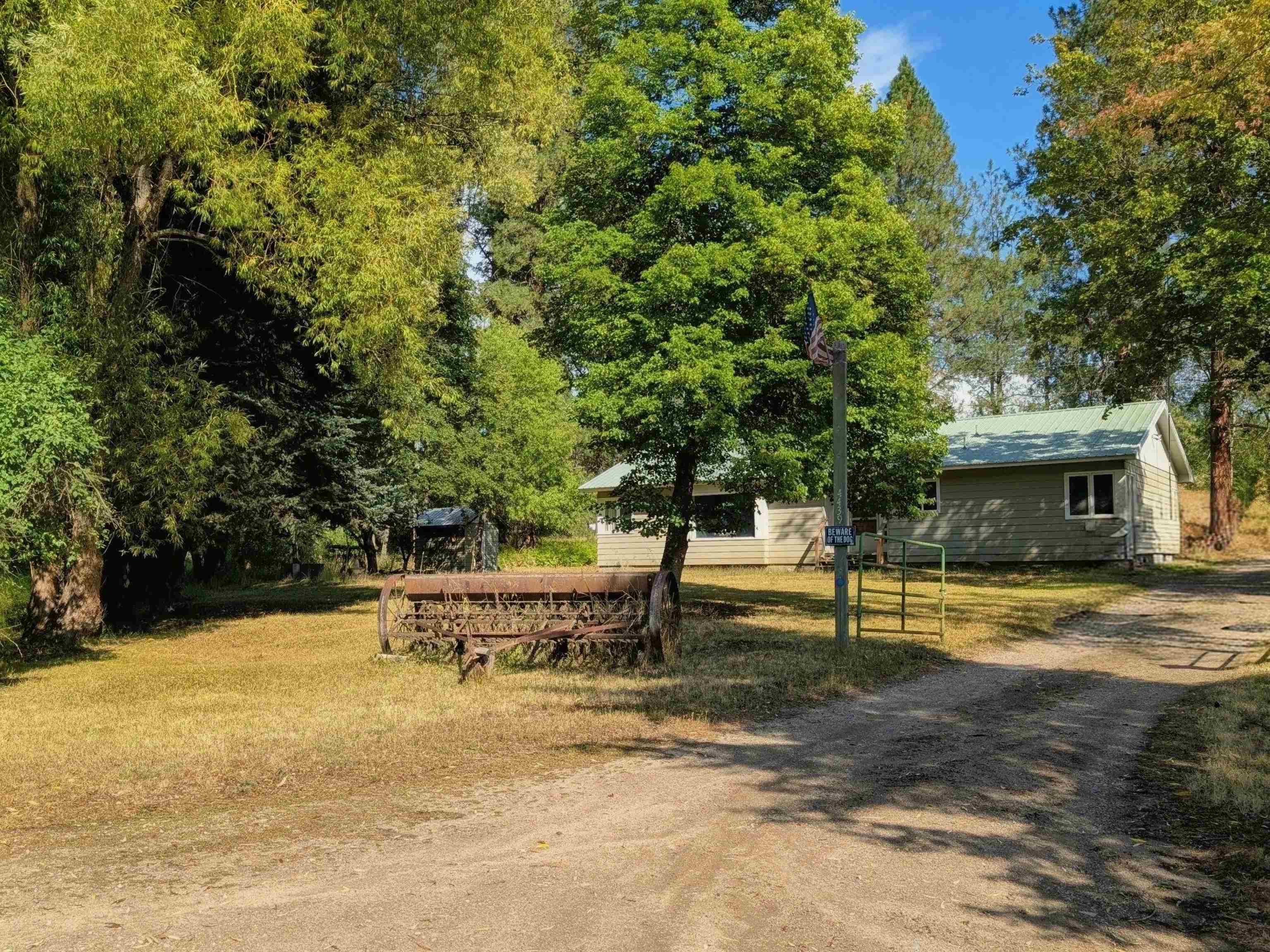 4439 Whittier Rd - Photo 2