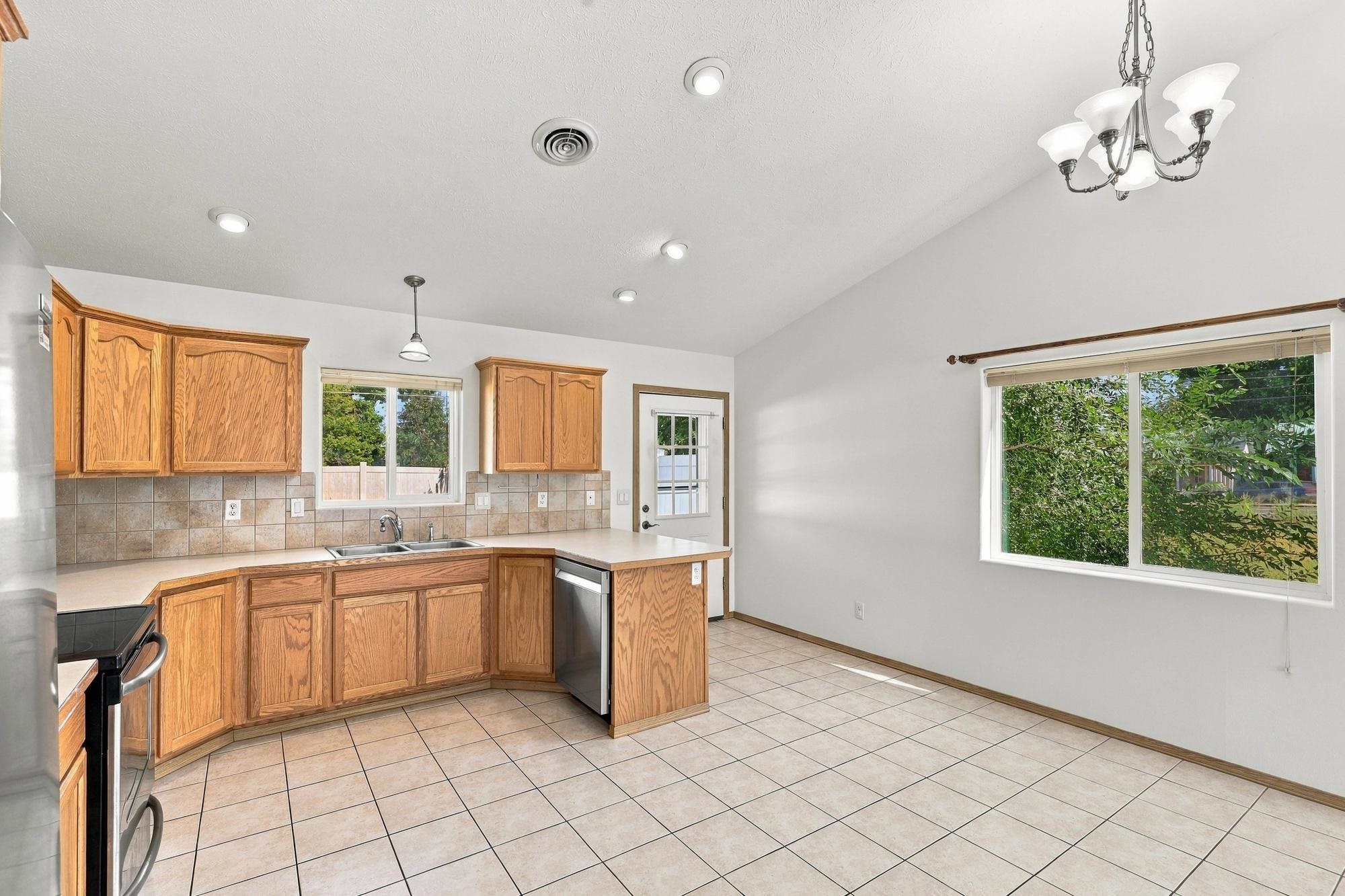 411 E. 7th Ave - Photo 5