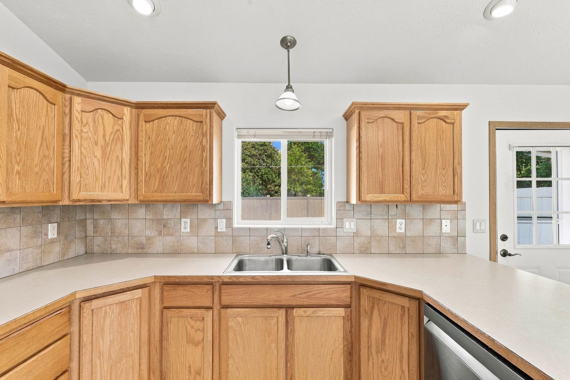 411 E. 7th Ave - Photo 6