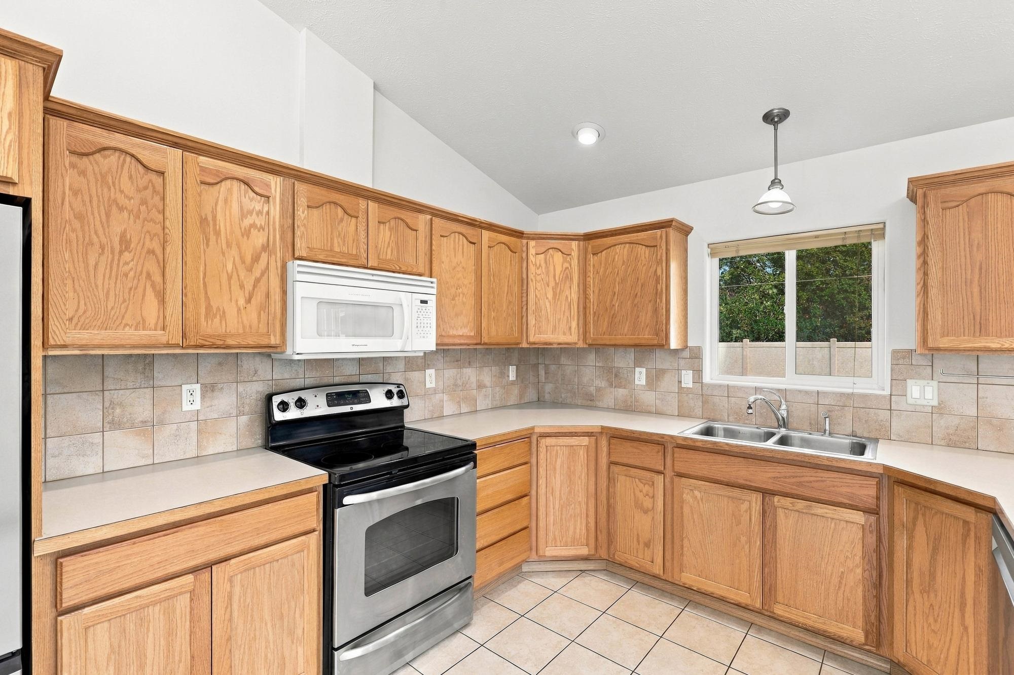 411 E. 7th Ave - Photo 7