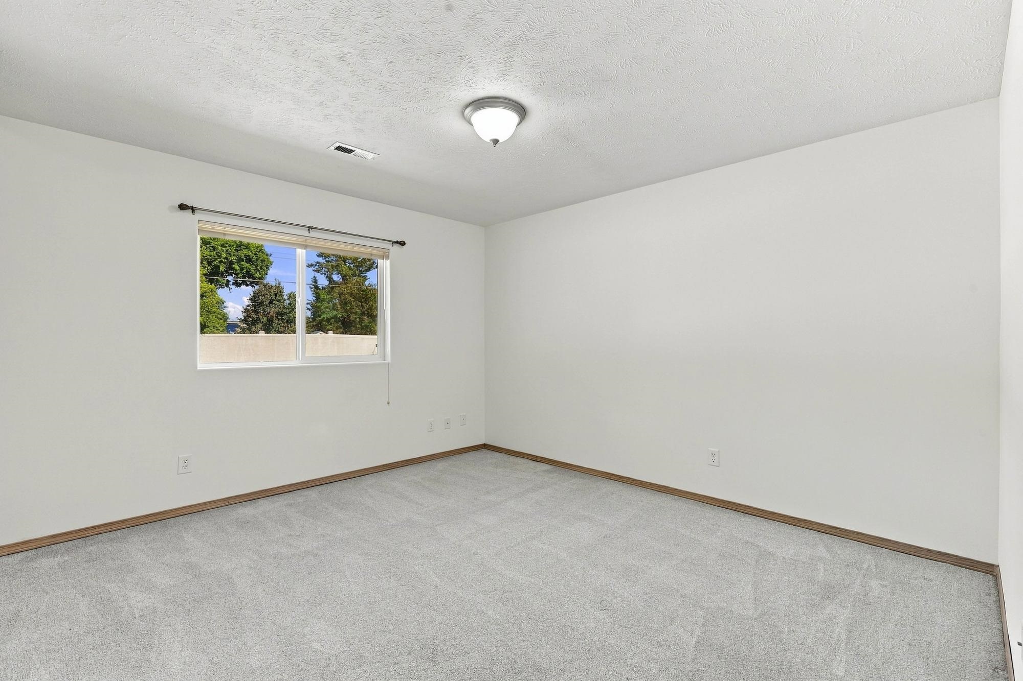 411 E. 7th Ave - Photo 17
