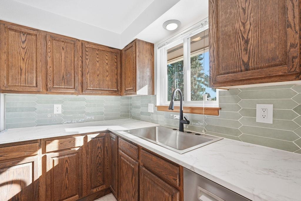 1415 S Woodlawn Rd - Photo 11