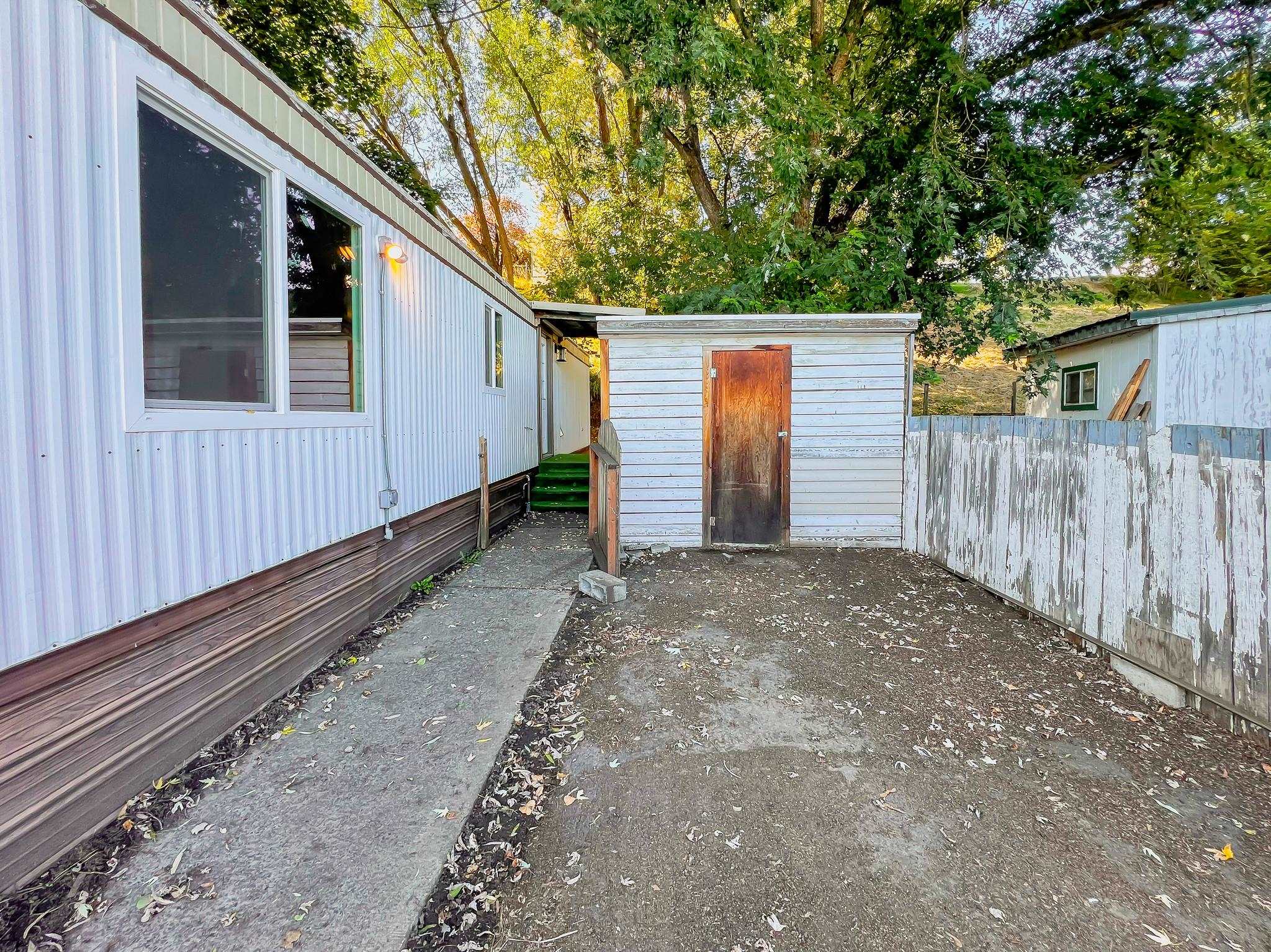 1165 S Grand Ave - Photo 2