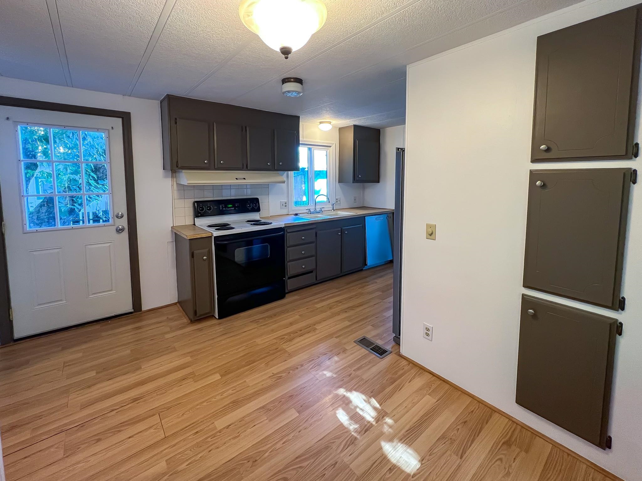 1165 S Grand Ave - Photo 5
