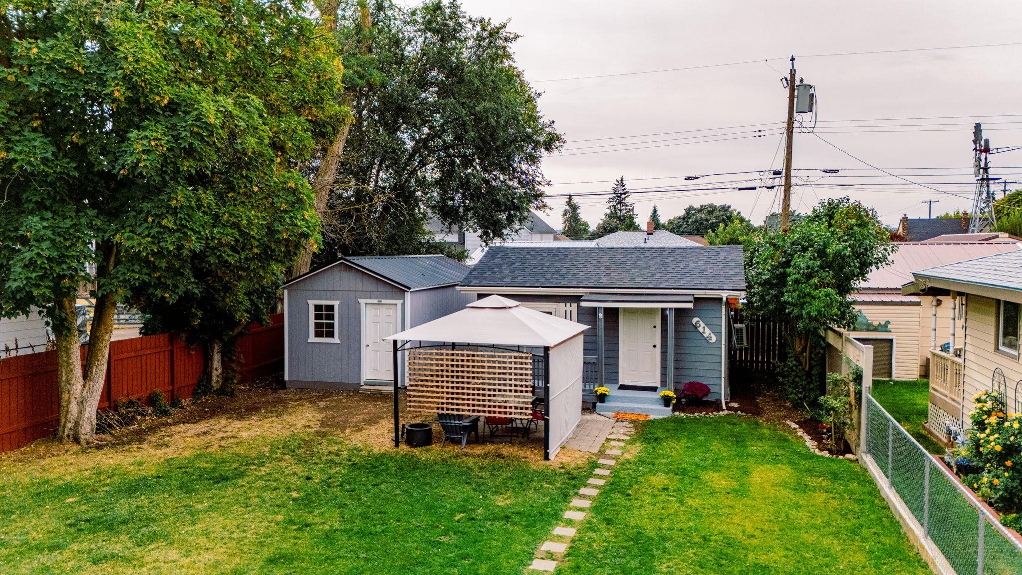 614 E Gordon Ave - Photo 1