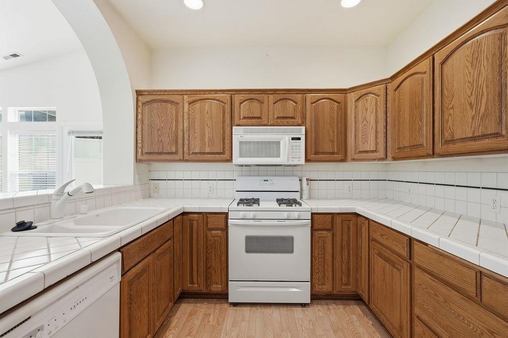3530 E Carroll Ln - Photo 15