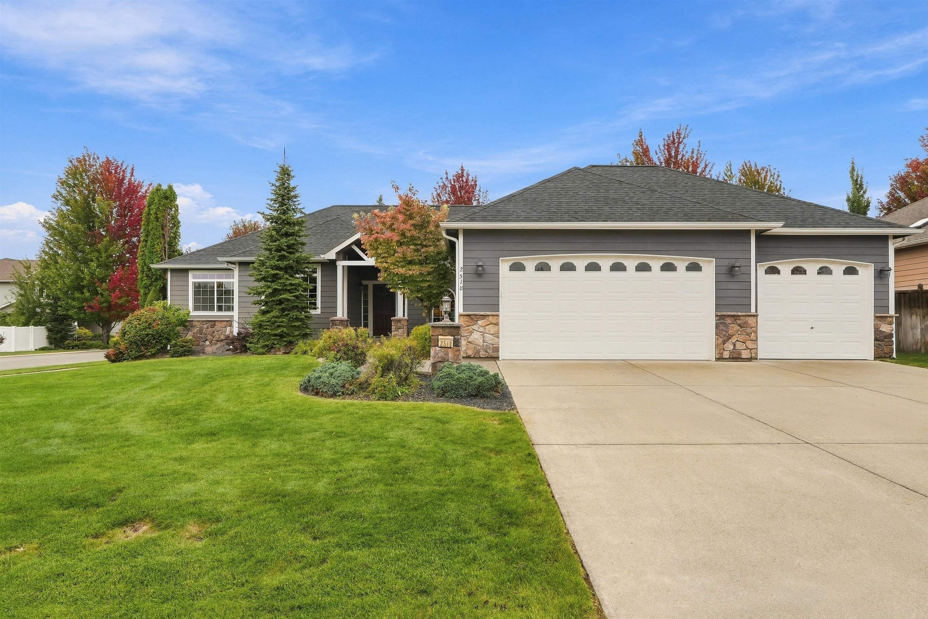 2518 S Viewmont Dr - Photo 2