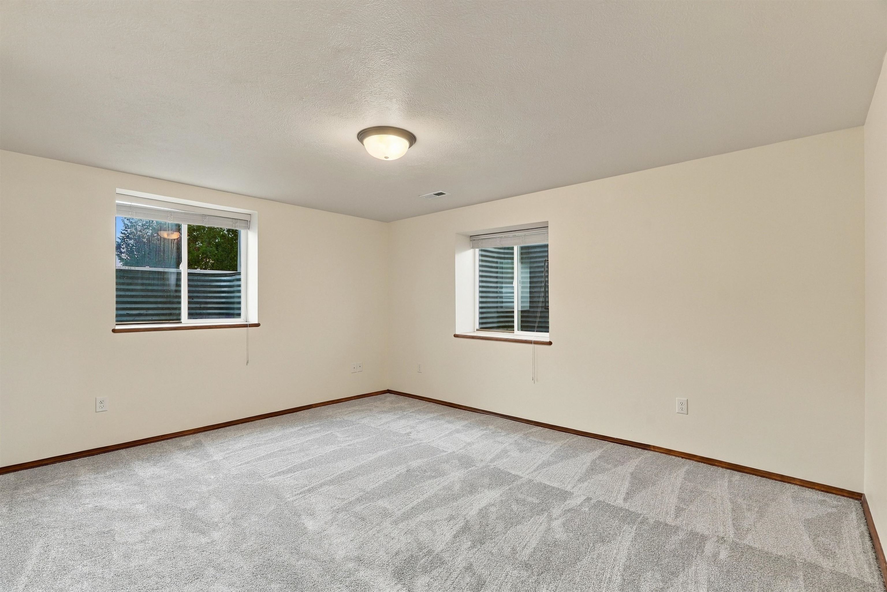 2518 S Viewmont Dr - Photo 19