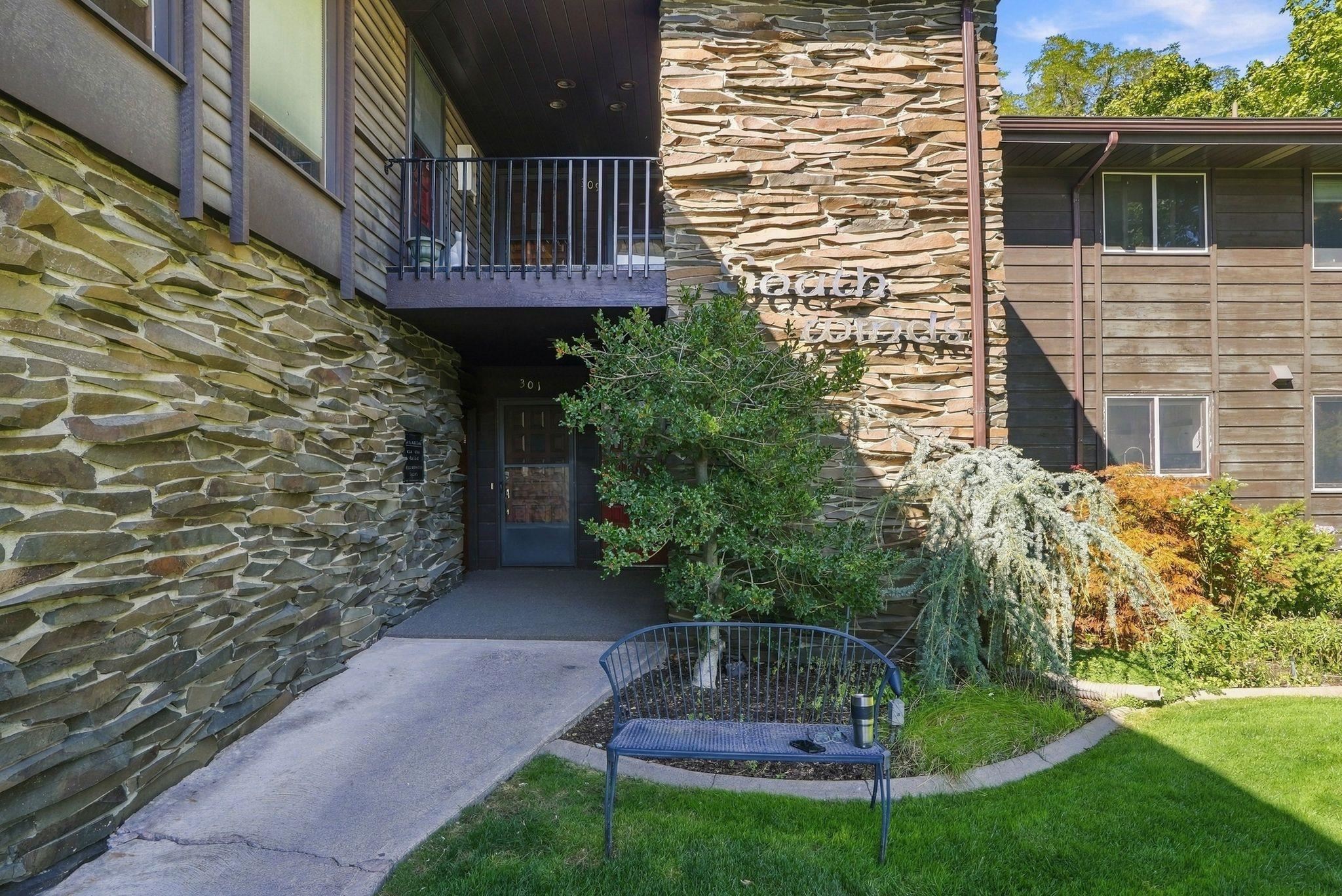 305 E 24th Ave - Photo 2