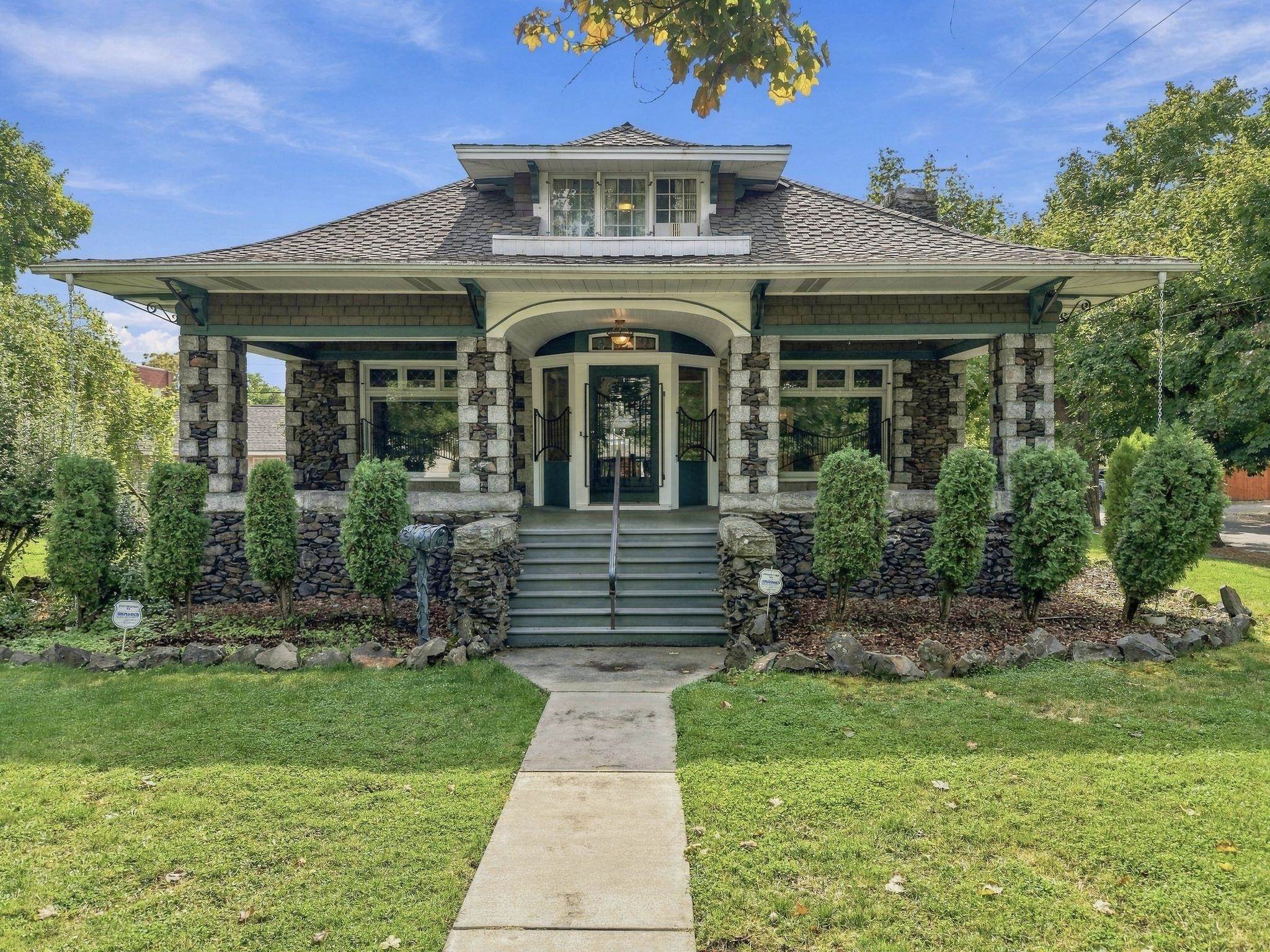 829 W Mansfield Ave - Photo 2