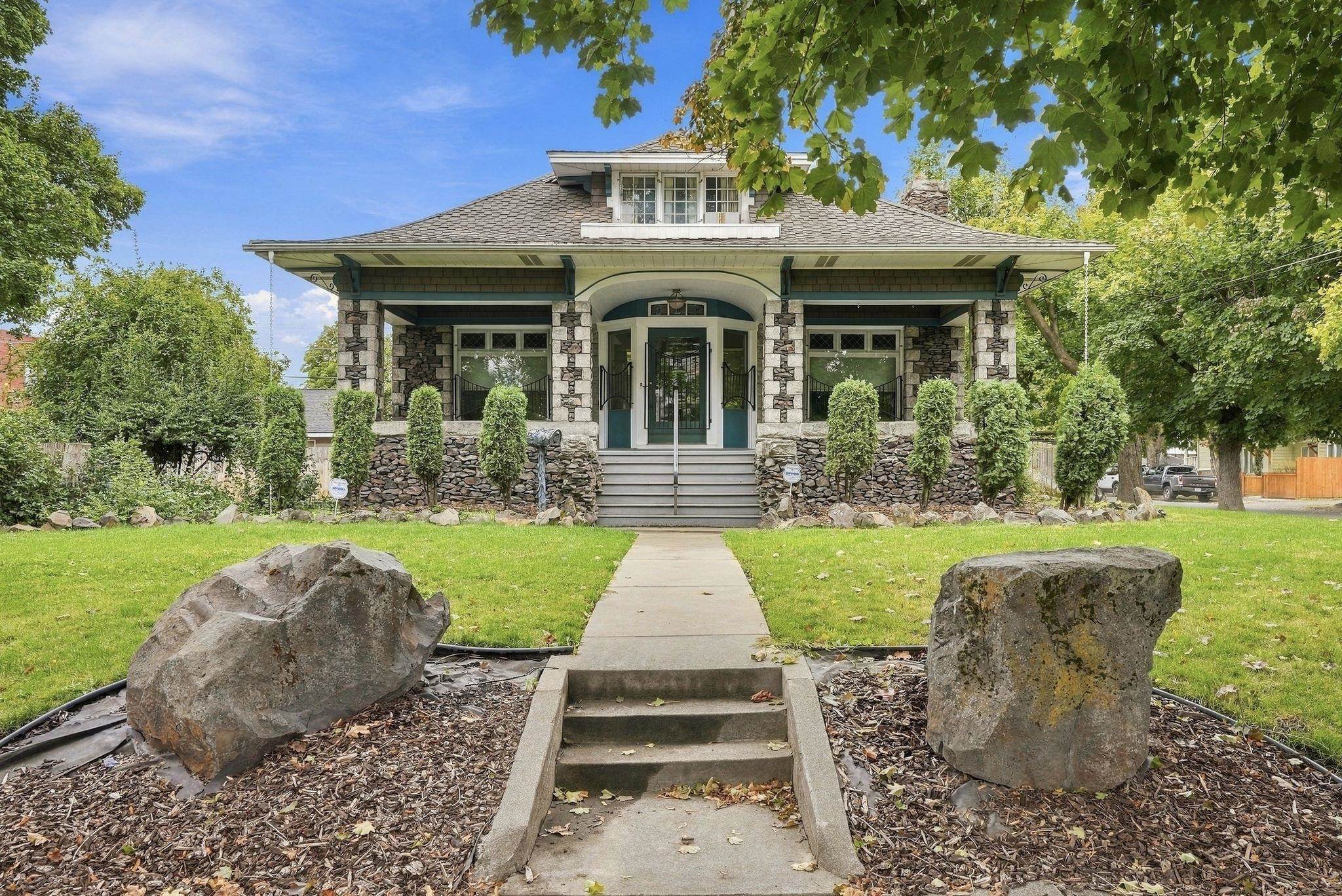 829 W Mansfield Ave - Photo 1