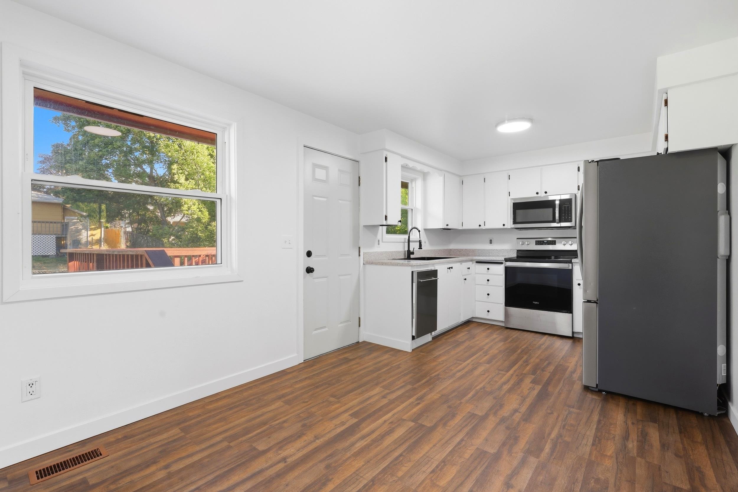 247 Walker Dr - Photo 4
