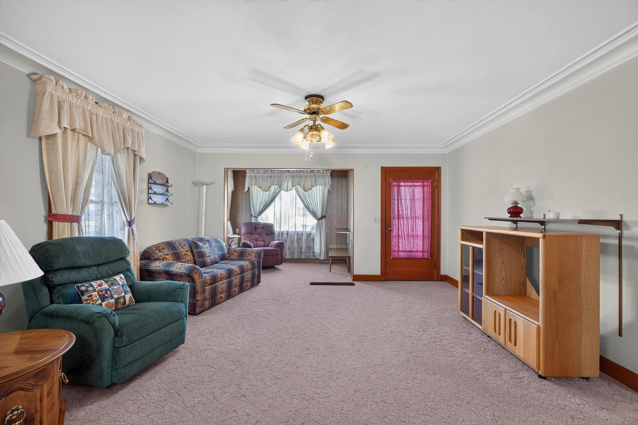 102 E 1st Ave - Photo 3