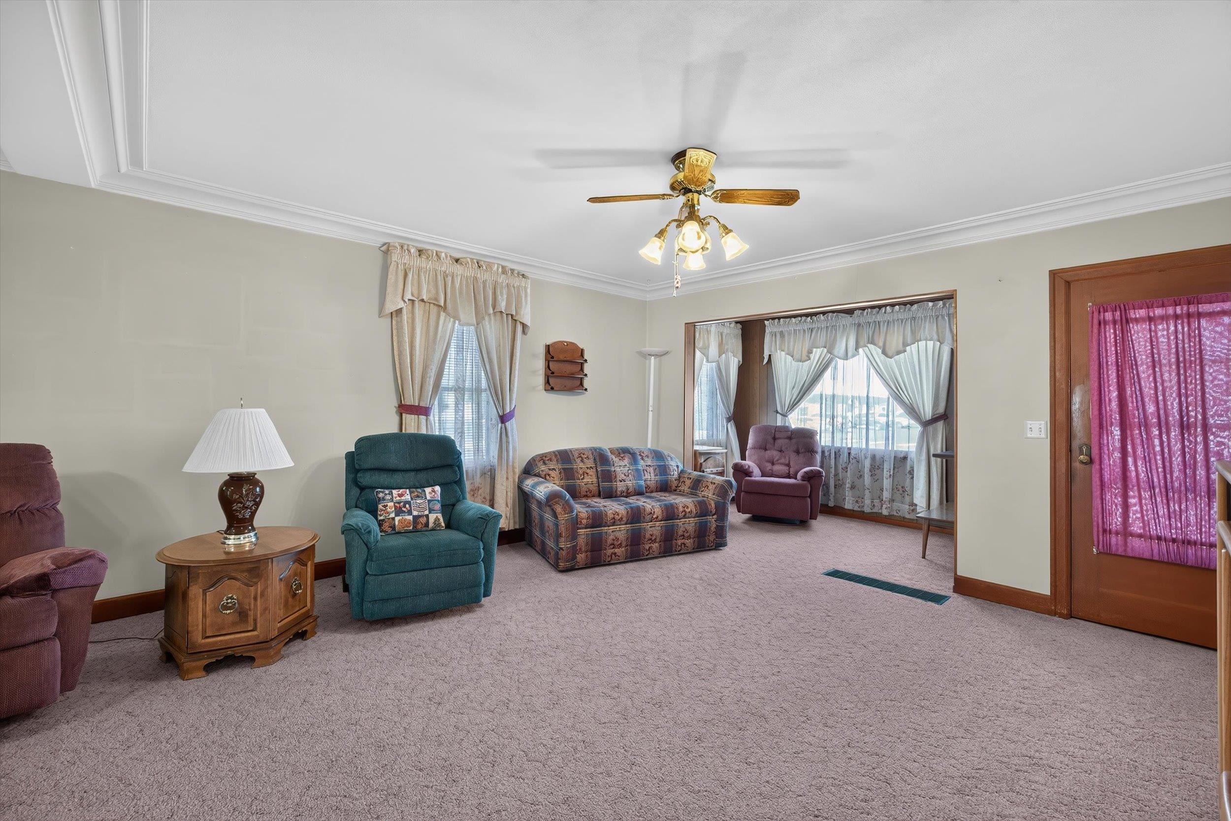 102 E 1st Ave - Photo 4