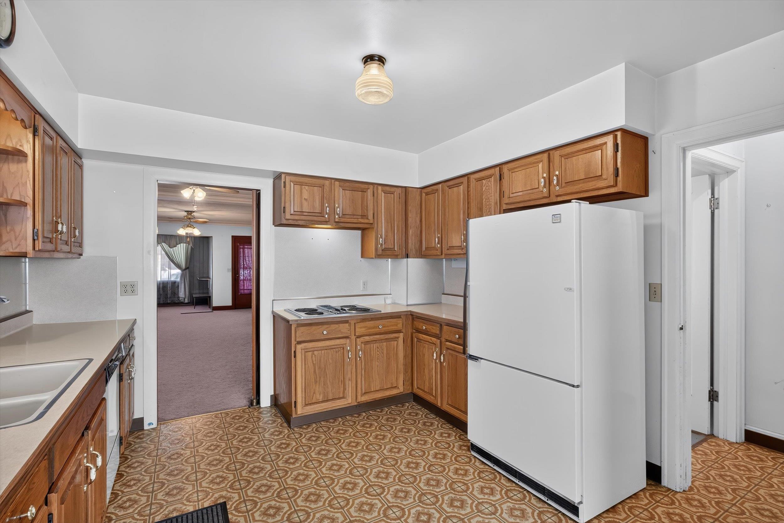 102 E 1st Ave - Photo 10