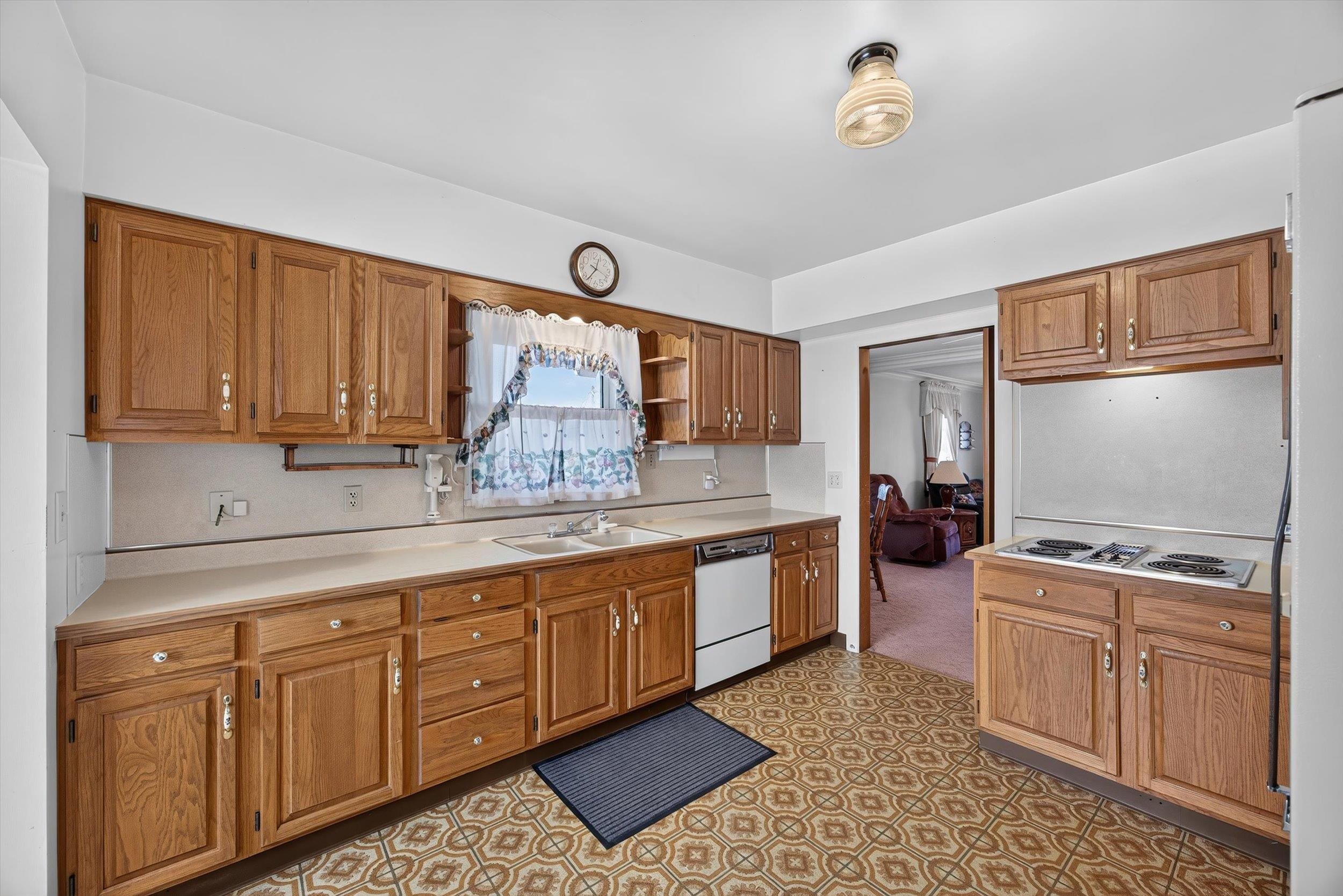102 E 1st Ave - Photo 11