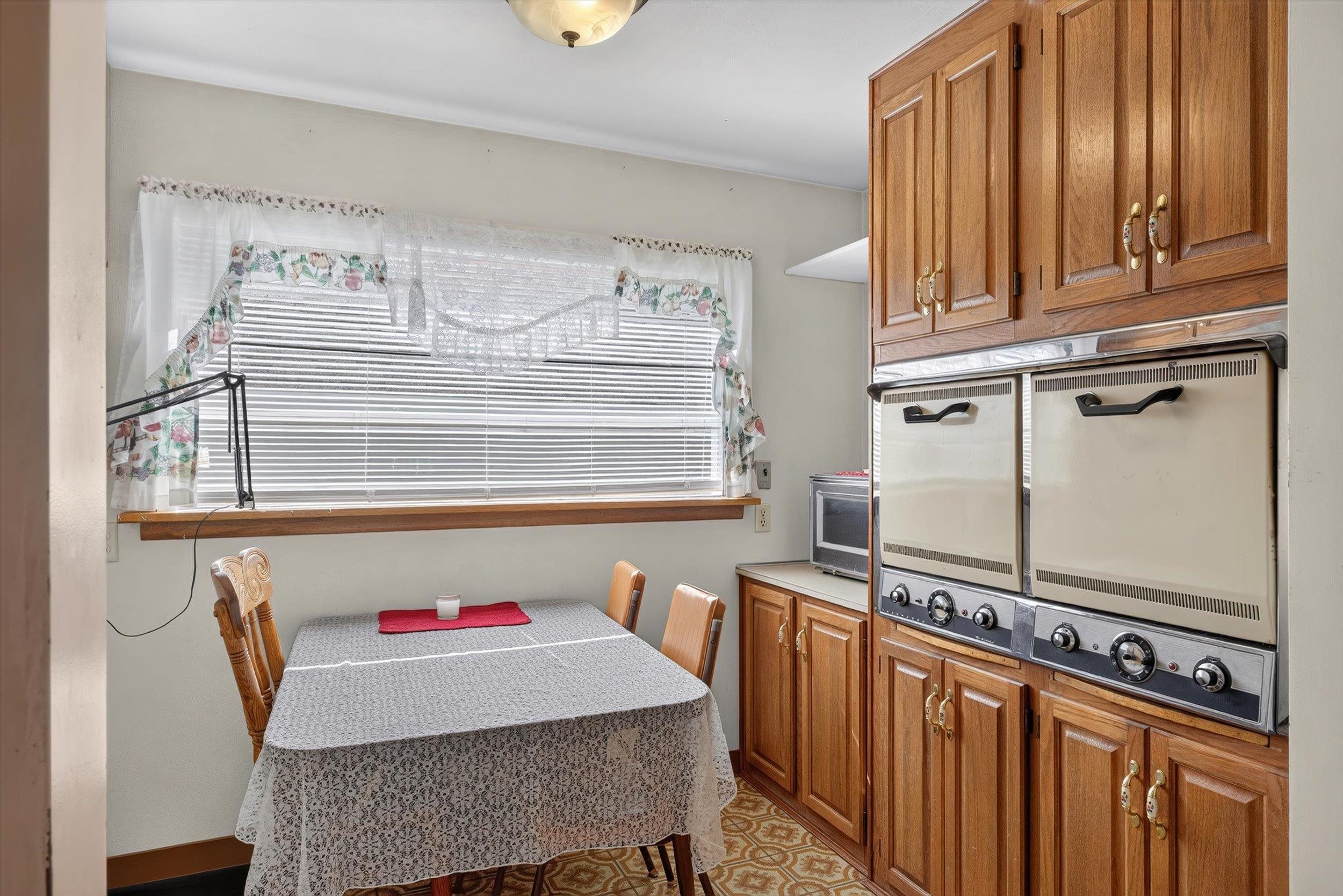 102 E 1st Ave - Photo 14