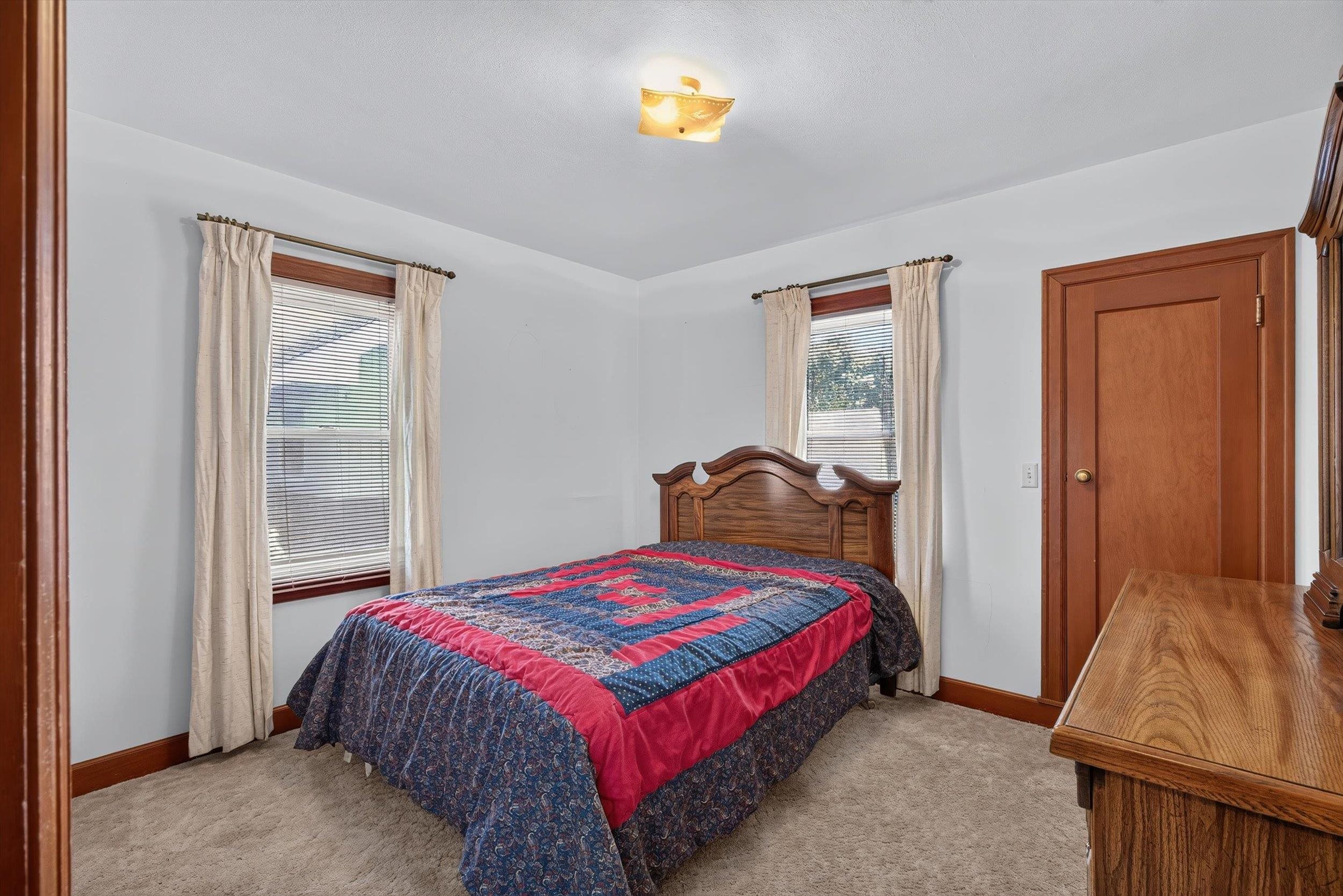 102 E 1st Ave - Photo 15