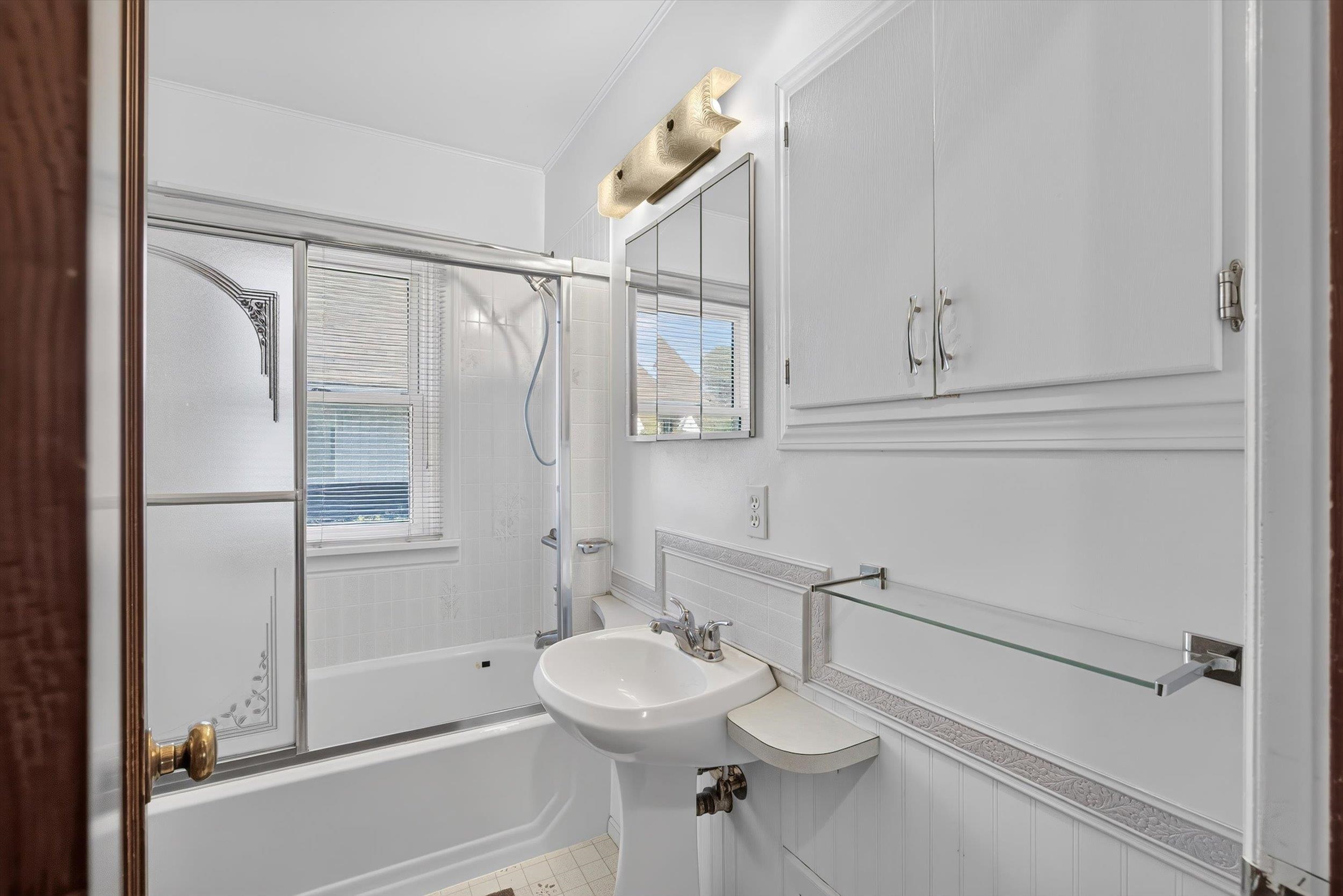 102 E 1st Ave - Photo 16
