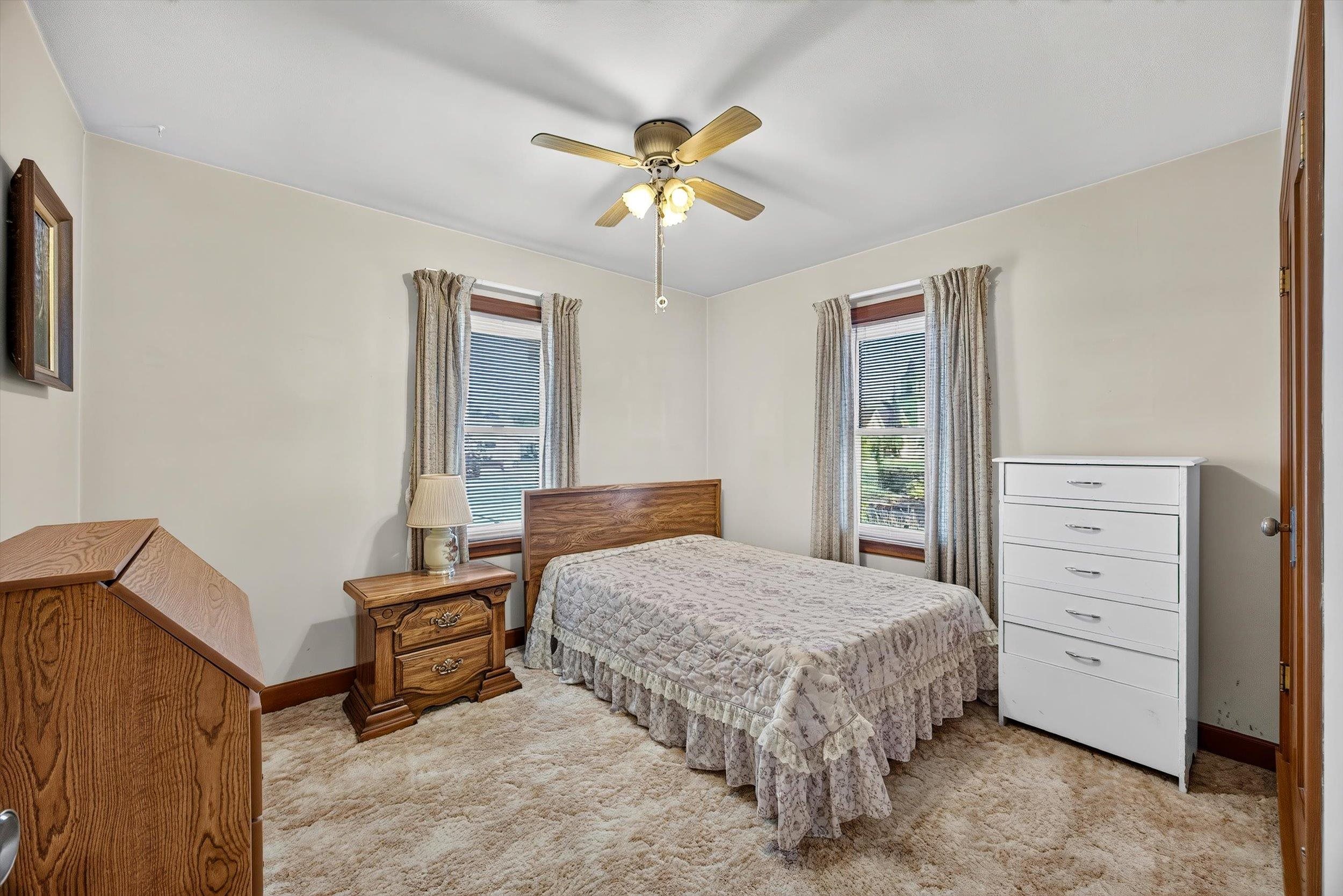 102 E 1st Ave - Photo 18