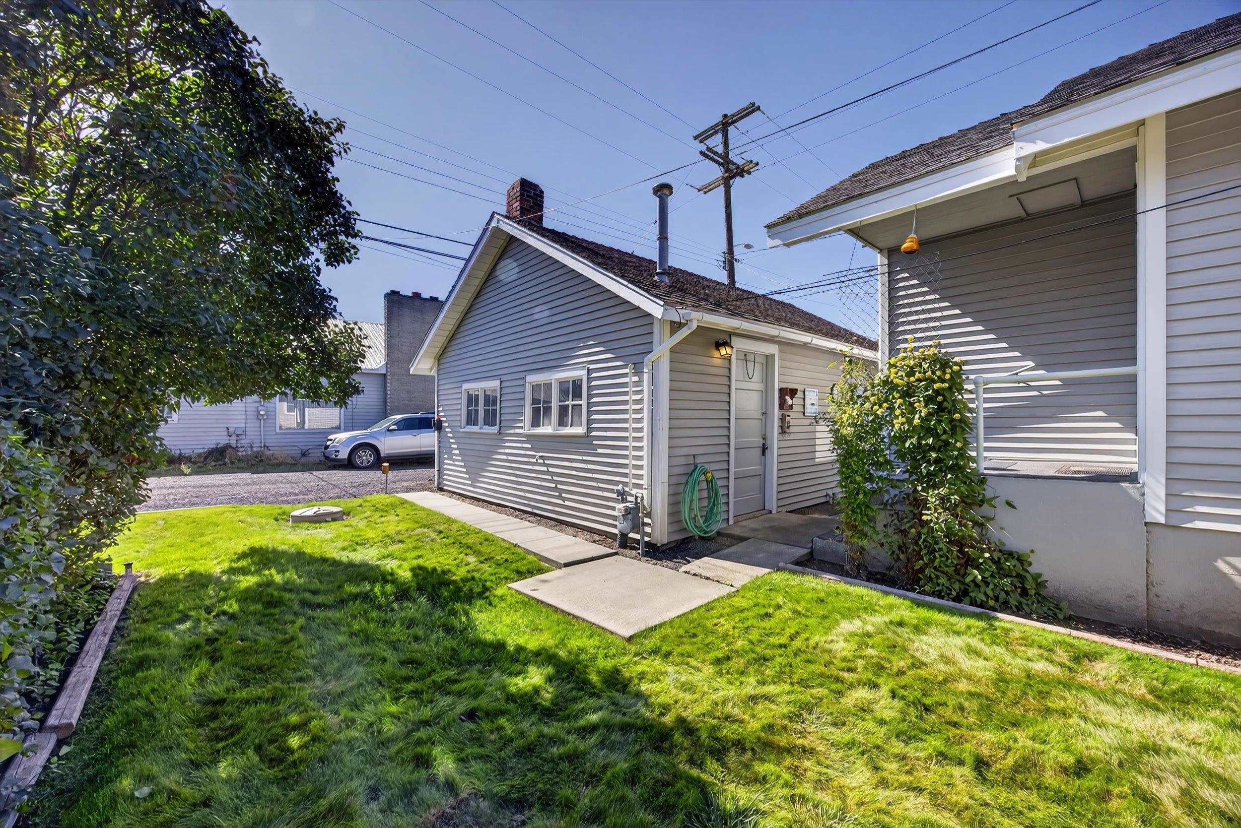 102 E 1st Ave - Photo 25