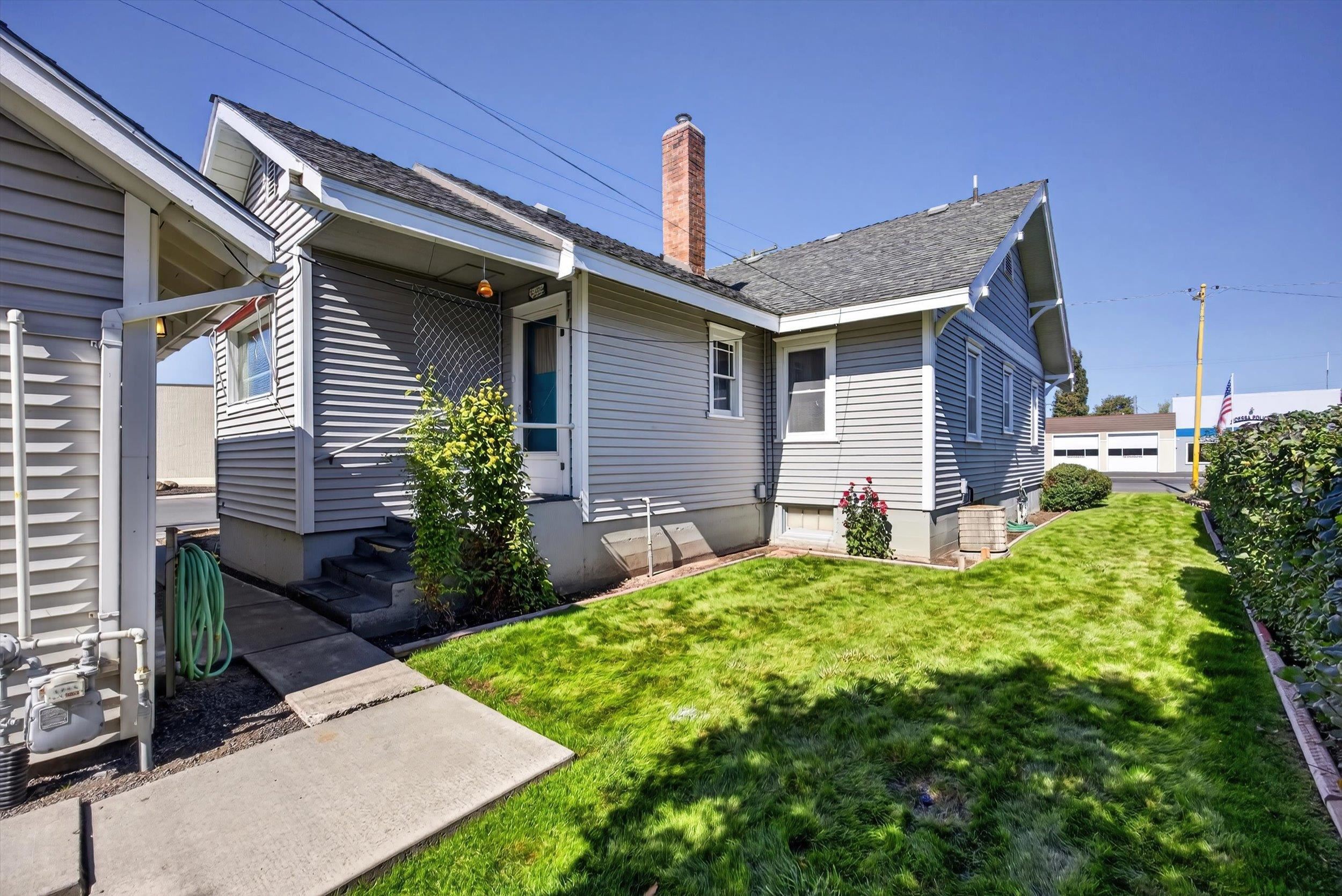 102 E 1st Ave - Photo 26