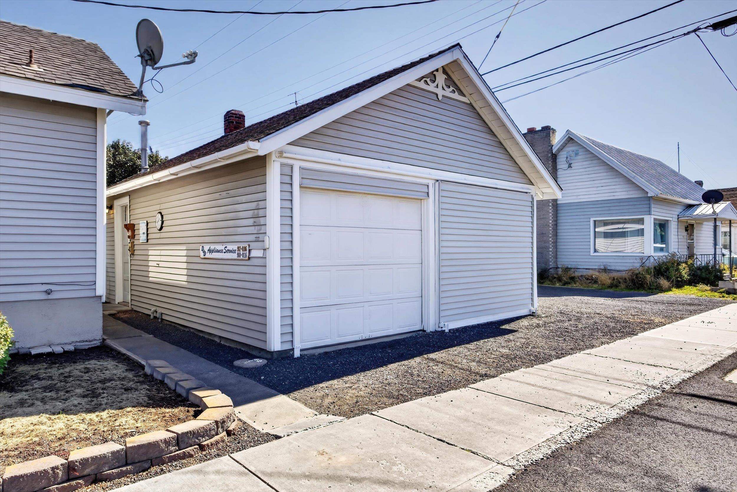 102 E 1st Ave - Photo 28
