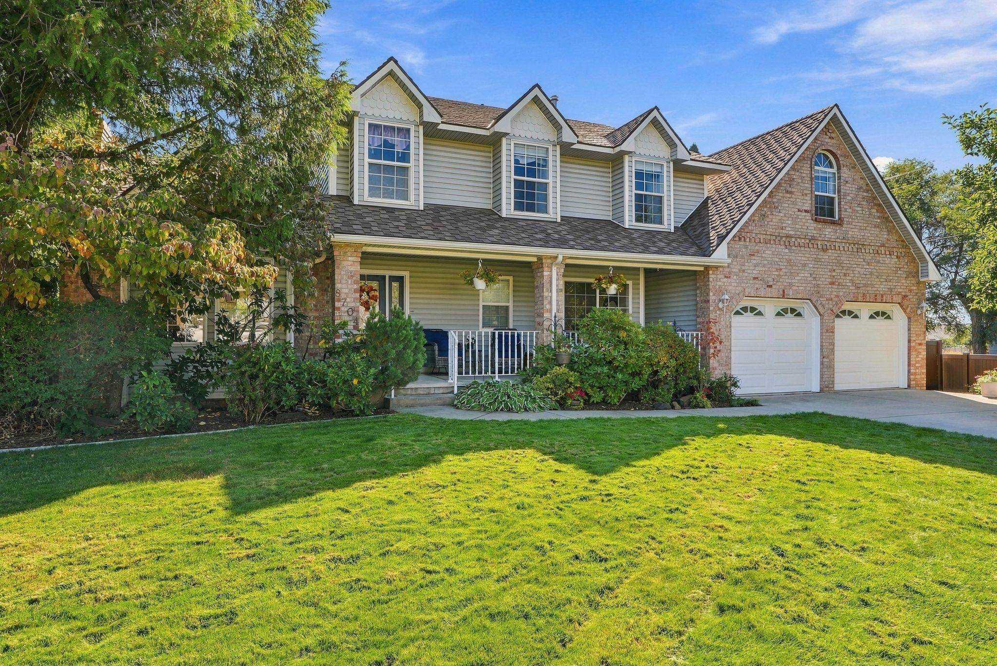 8704 N Kensington Dr - Photo 2